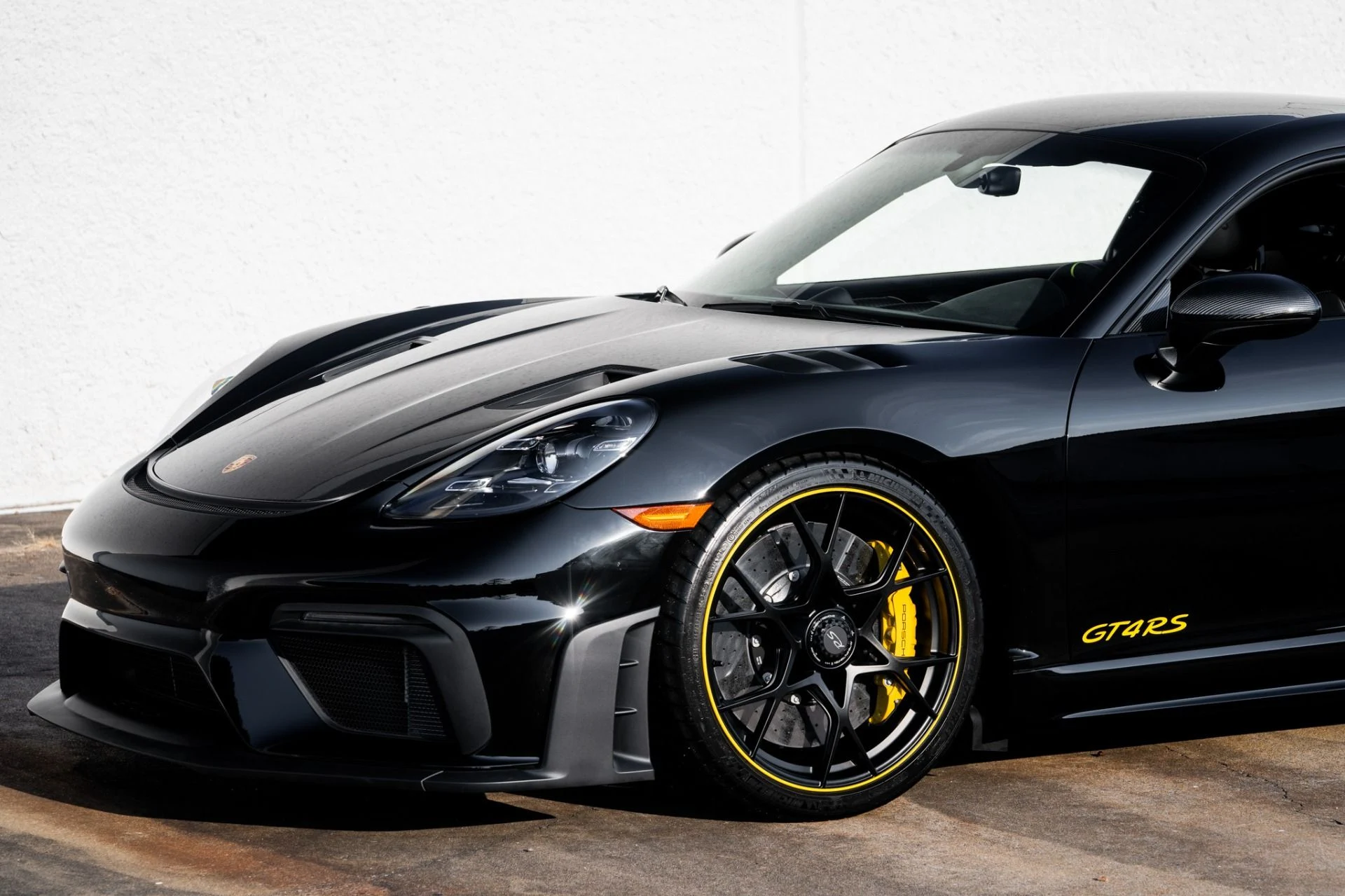 mph024_316079257_Used_2024_Porsche_718_Cayman_GT_4_RS_Weissach_1755715183_dc03737dd1