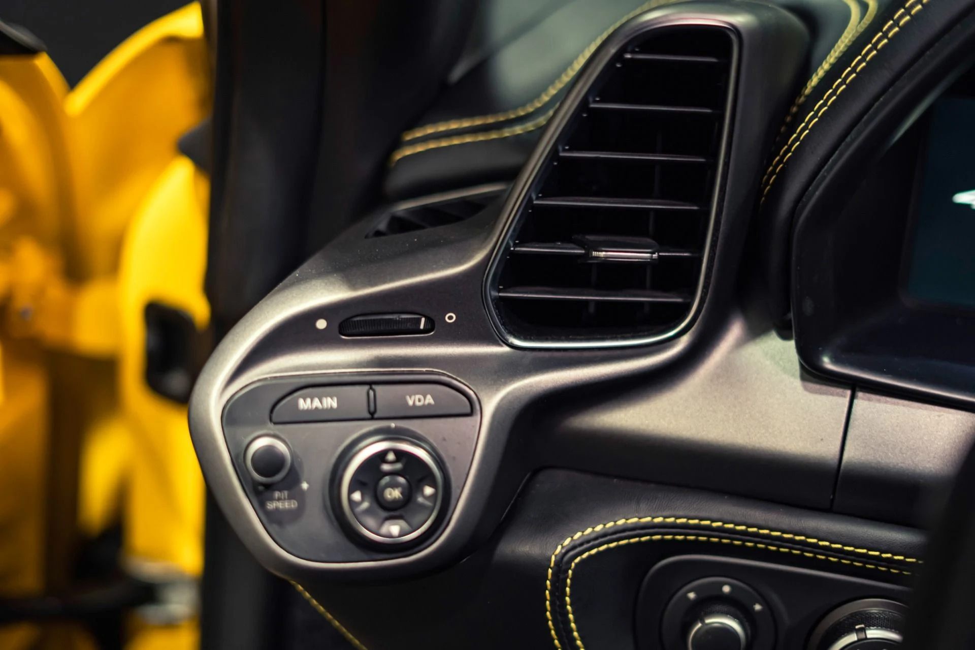 mph024_3162868679_Used_2011_Ferrari_458_Italia_1777060526_7ae0b0ab3b