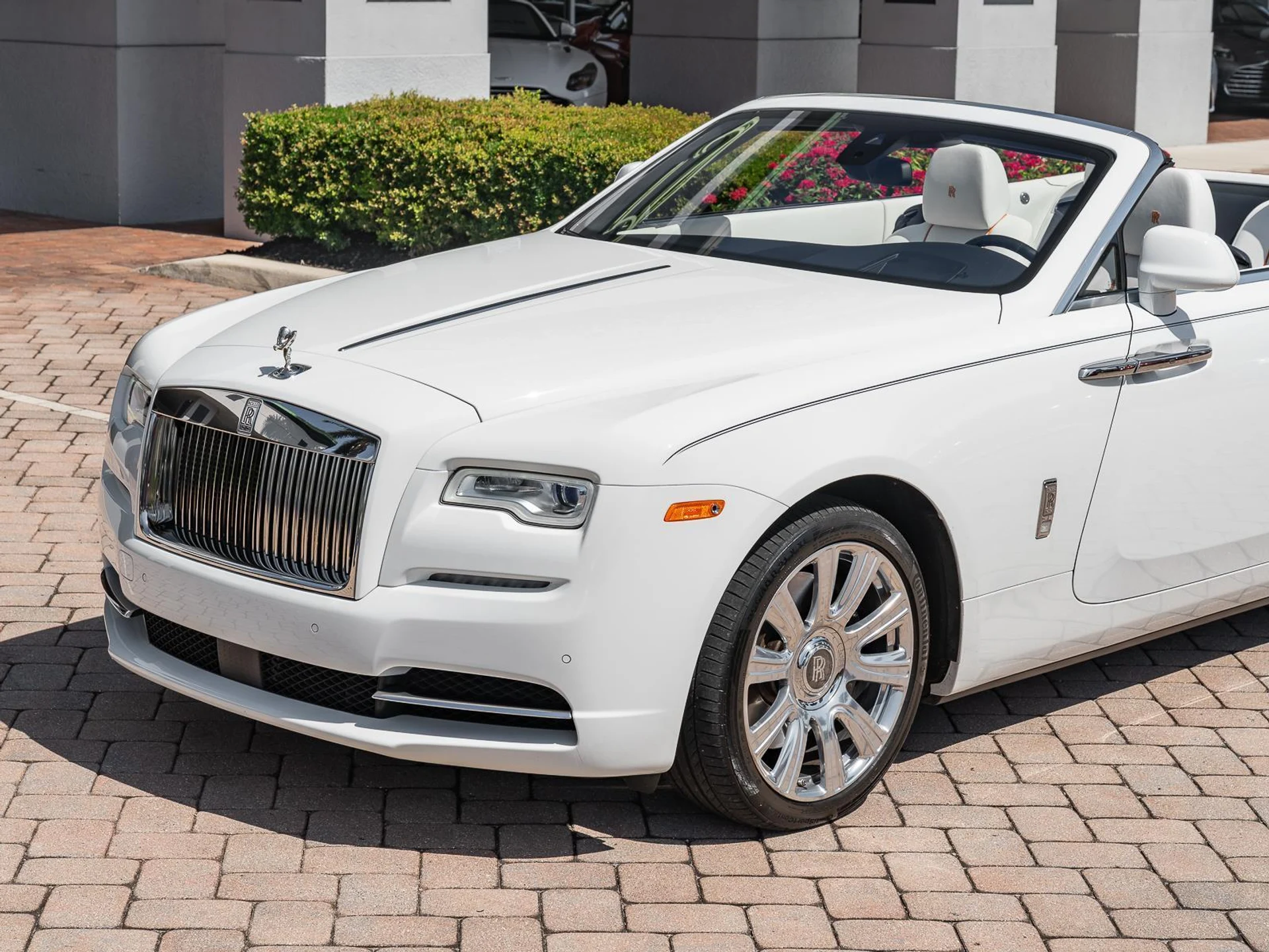 mph024_3164381385_Used_2016_Rolls_Royce_Dawn_2dr_Convertible_1782414109_8398509ece