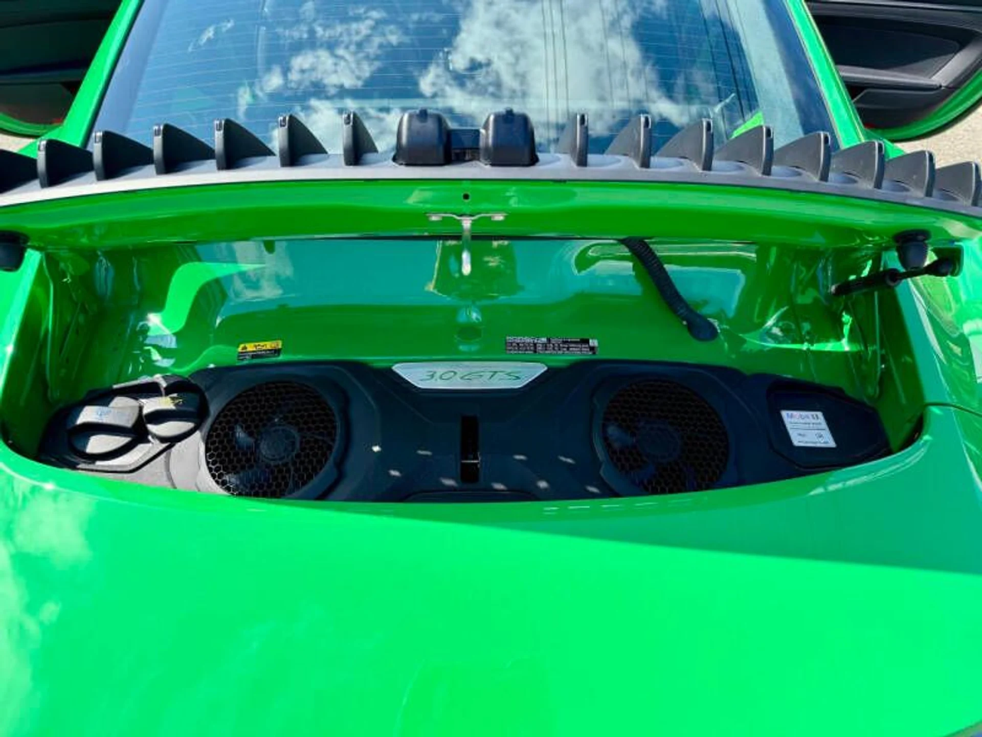 mph024_3164456240_2022_porsche_911_carrera_4_gts_awd_2dr_coupe_2ccfc9ba6d