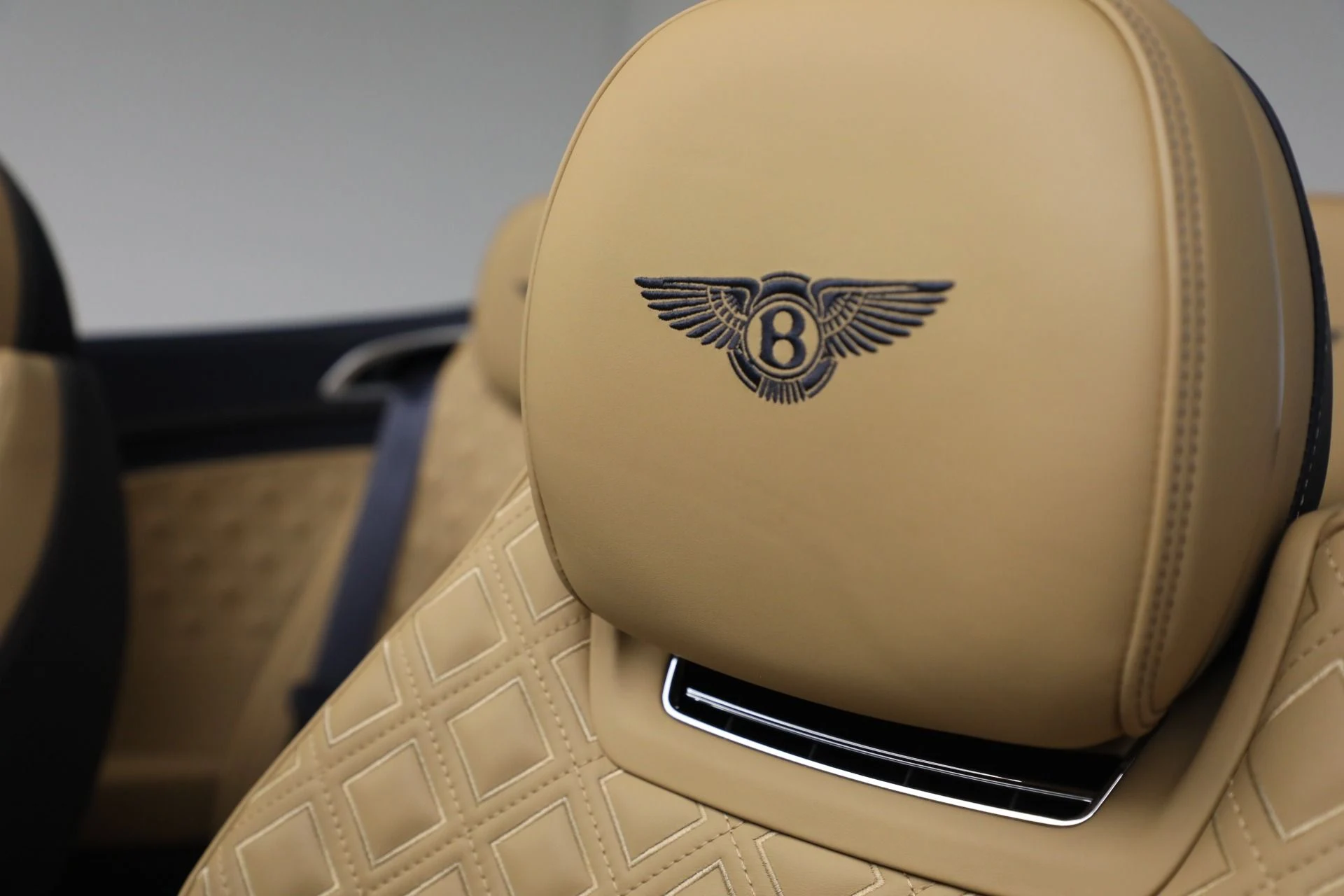 mph024_3169180493_Used_2020_Bentley_Continental_GTC_V8_1a300f009d