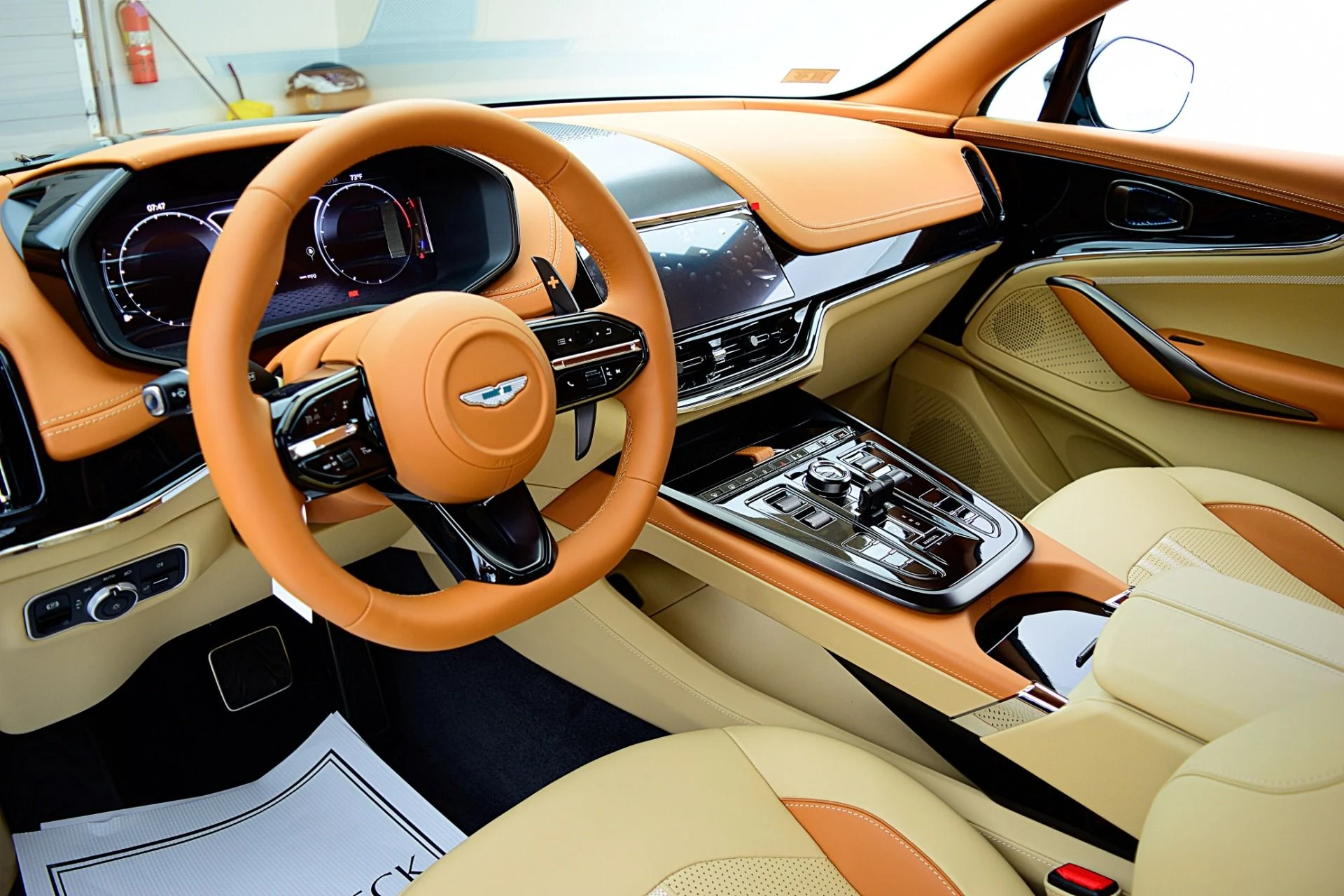 mph024_3171604255_New_2025_Aston_Martin_DBX_707_a35c06811c
