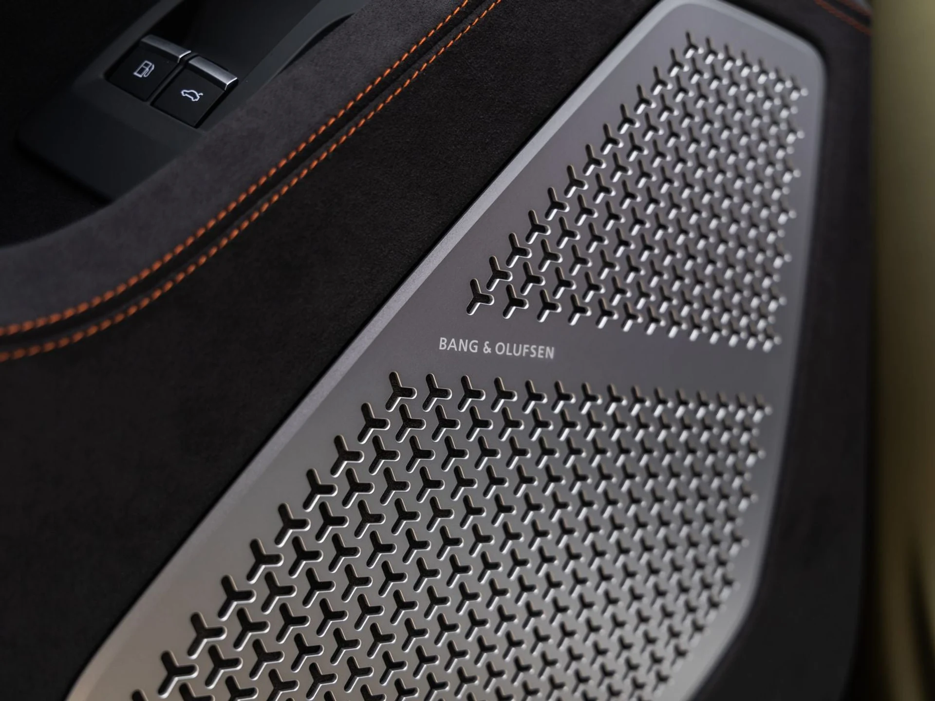 mph024_3174868673_25_823afe77aa