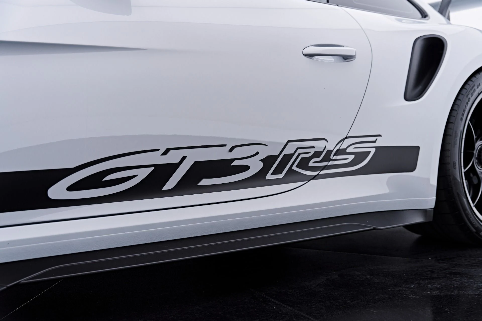 mph024_3197265733_Used_2025_Porsche_911_GT_3_RS_1790364660_c7e55154e9