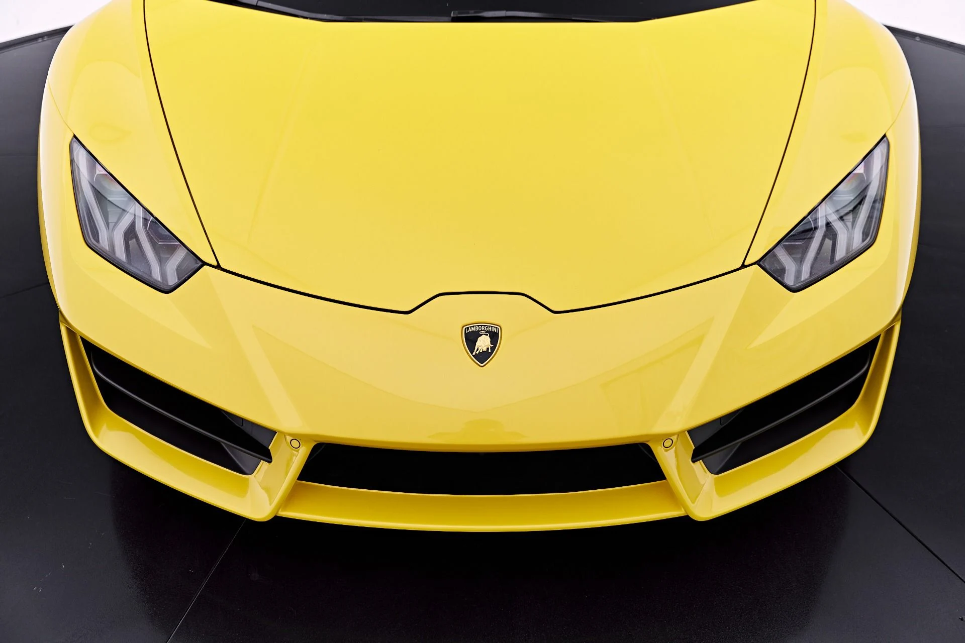 mph024_3219119559_Used_2018_Lamborghini_Huracan_LP_580_2_S_1784246807_6287e19173