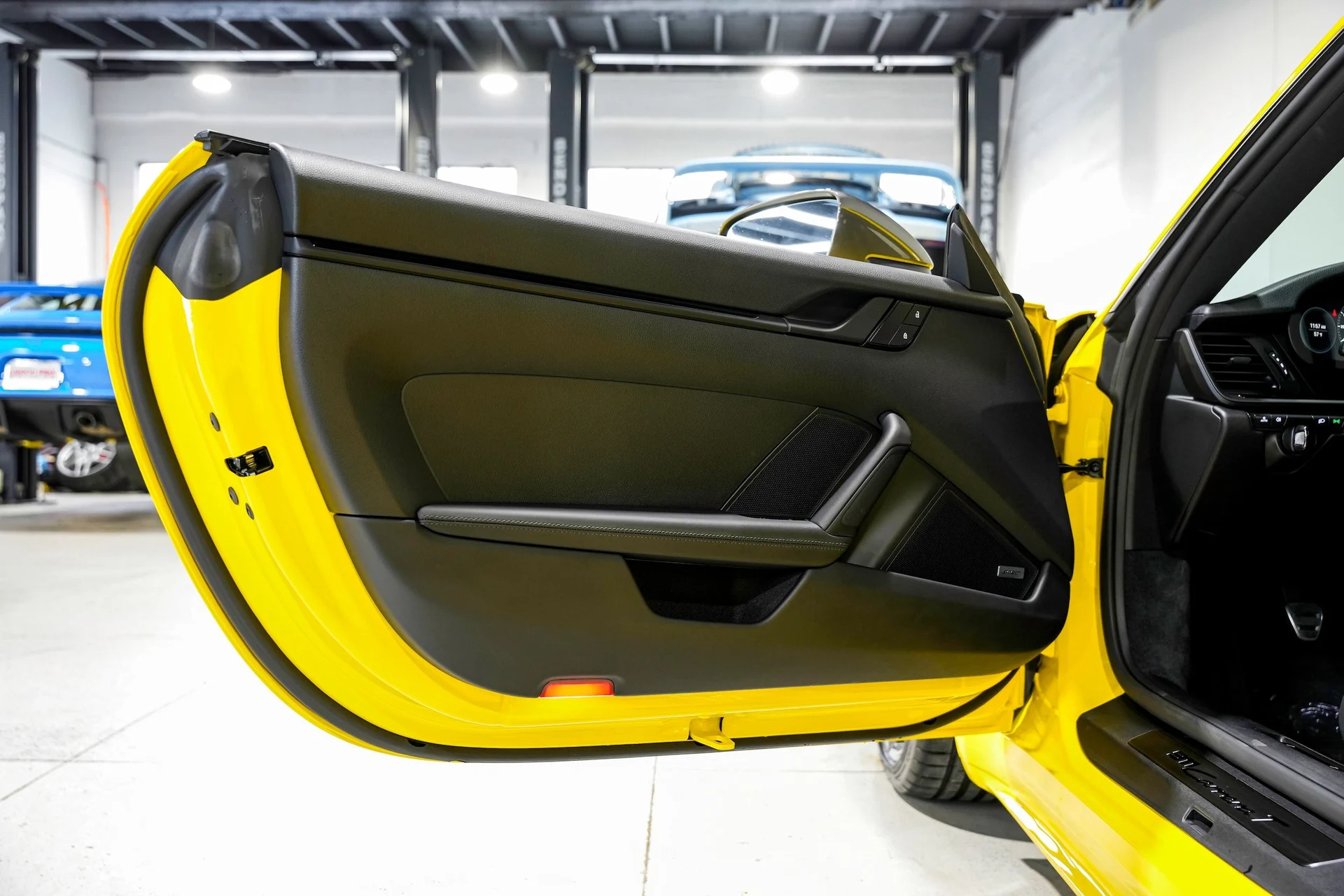 mph024_3222085353_c942a72628e04da0ed145b3fe192baa4x_72288292b3