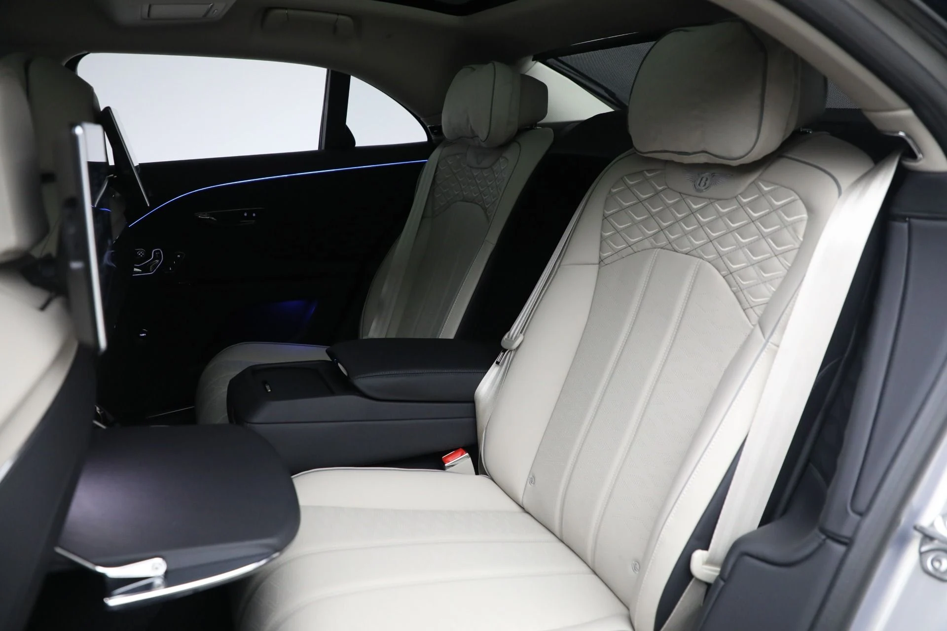 mph024_322468828_New_2025_Bentley_Flying_Spur_Mulliner_e6999cccfa
