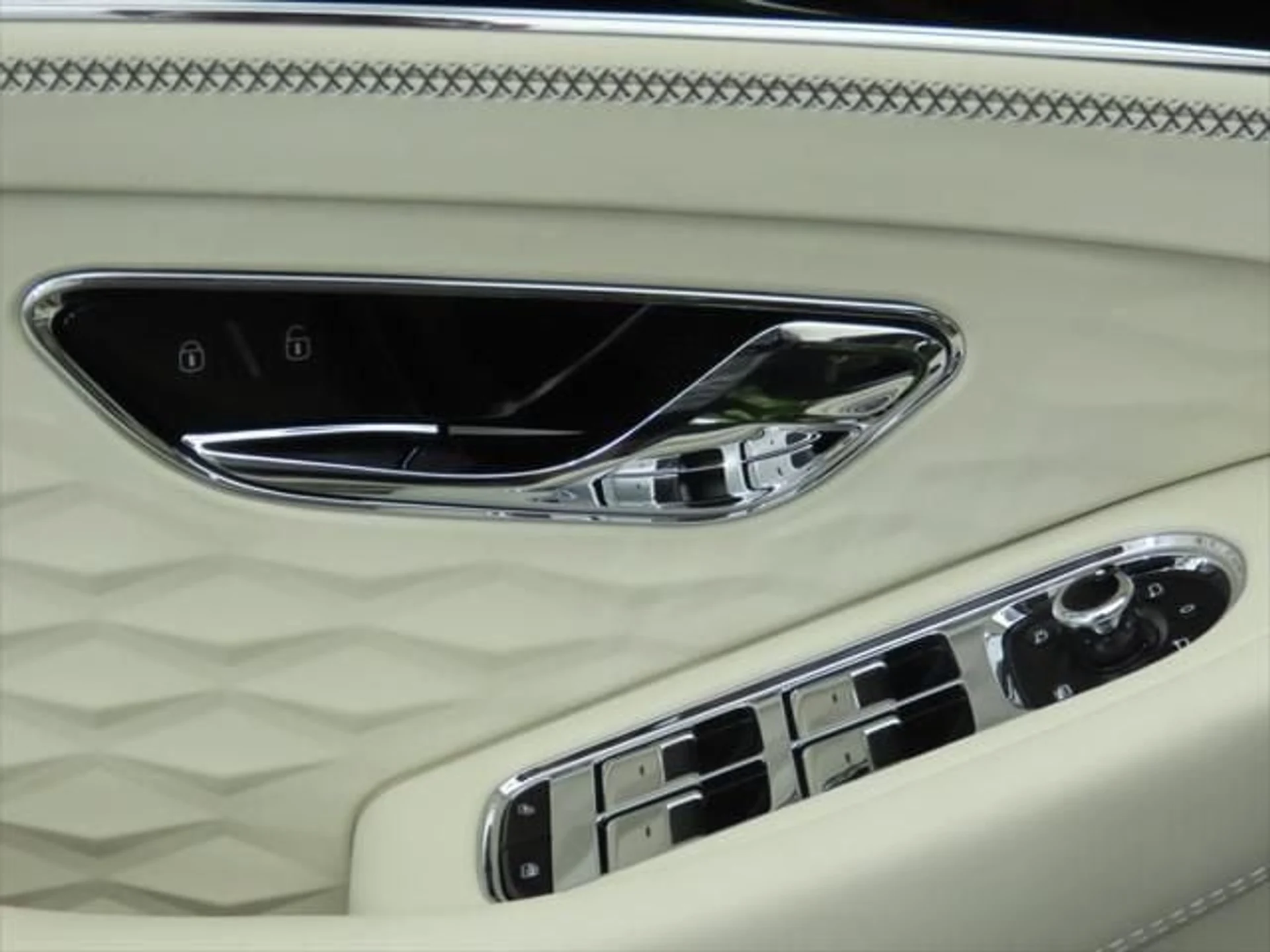 mph024_3224863439_used_2025_bentley_continental_gtspeedcoupe_8119_23003283_25_640_375b7fdb91