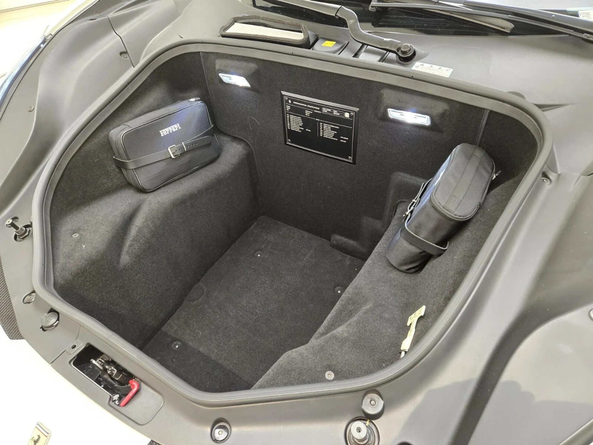 mph024_3225139628_Used_2019_Ferrari_488_Spider_1761634743_f4ce767265