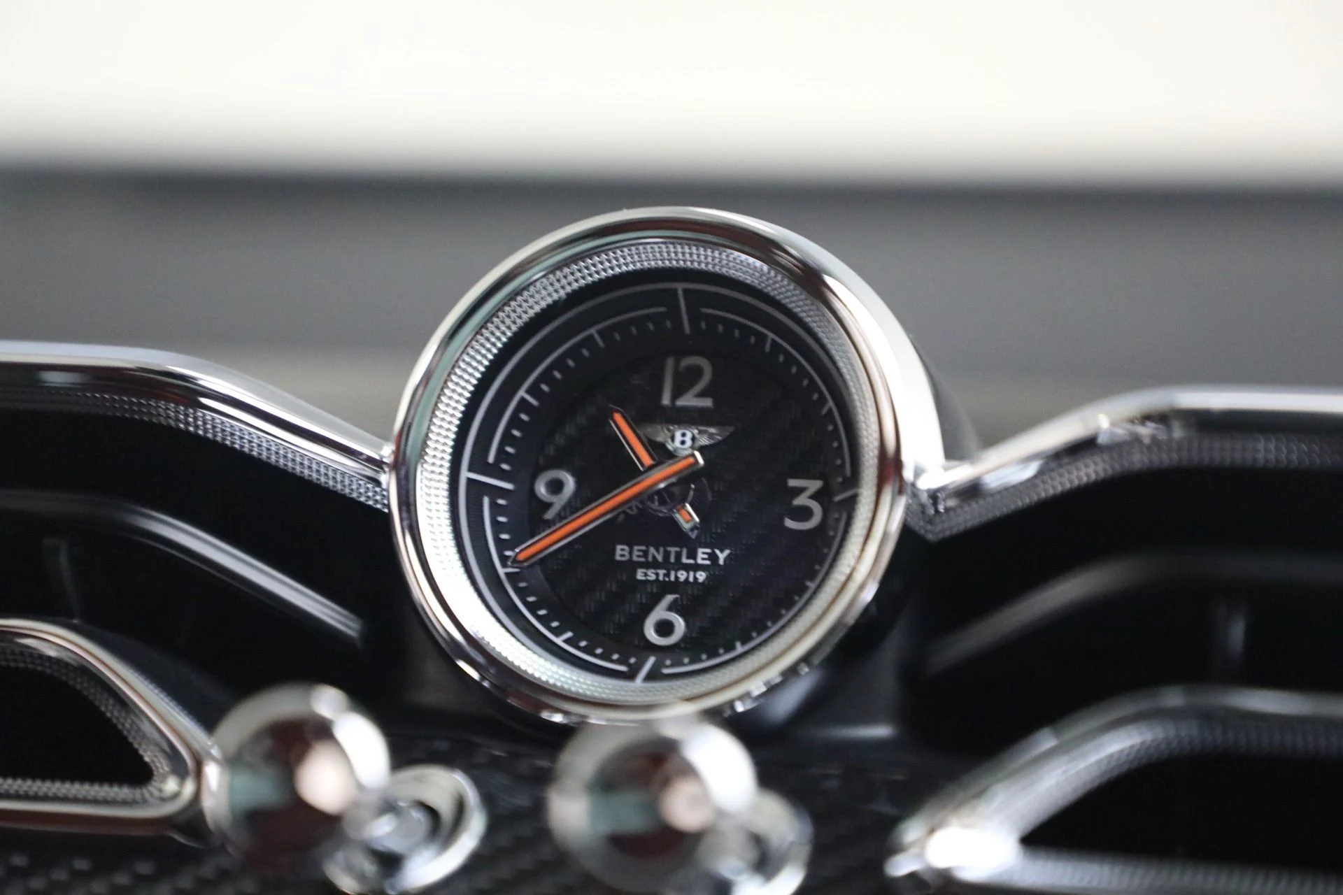 mph024_3226816952_Used_2023_Bentley_Bentayga_S_V8_1775660775_3bdacceeae