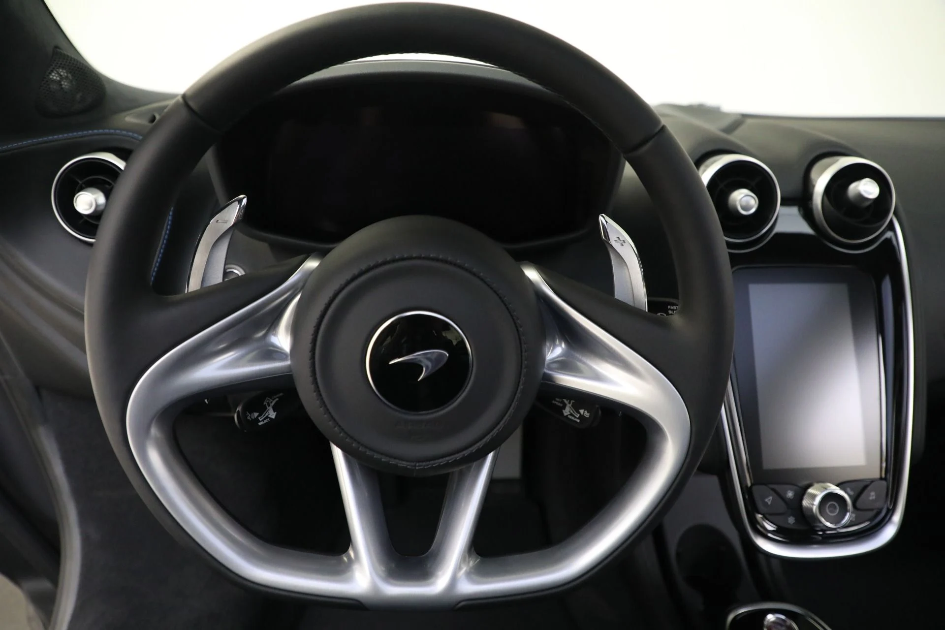 mph024_3228891460_New_2023_Mc_Laren_GT_Luxe_9b21a7aa14