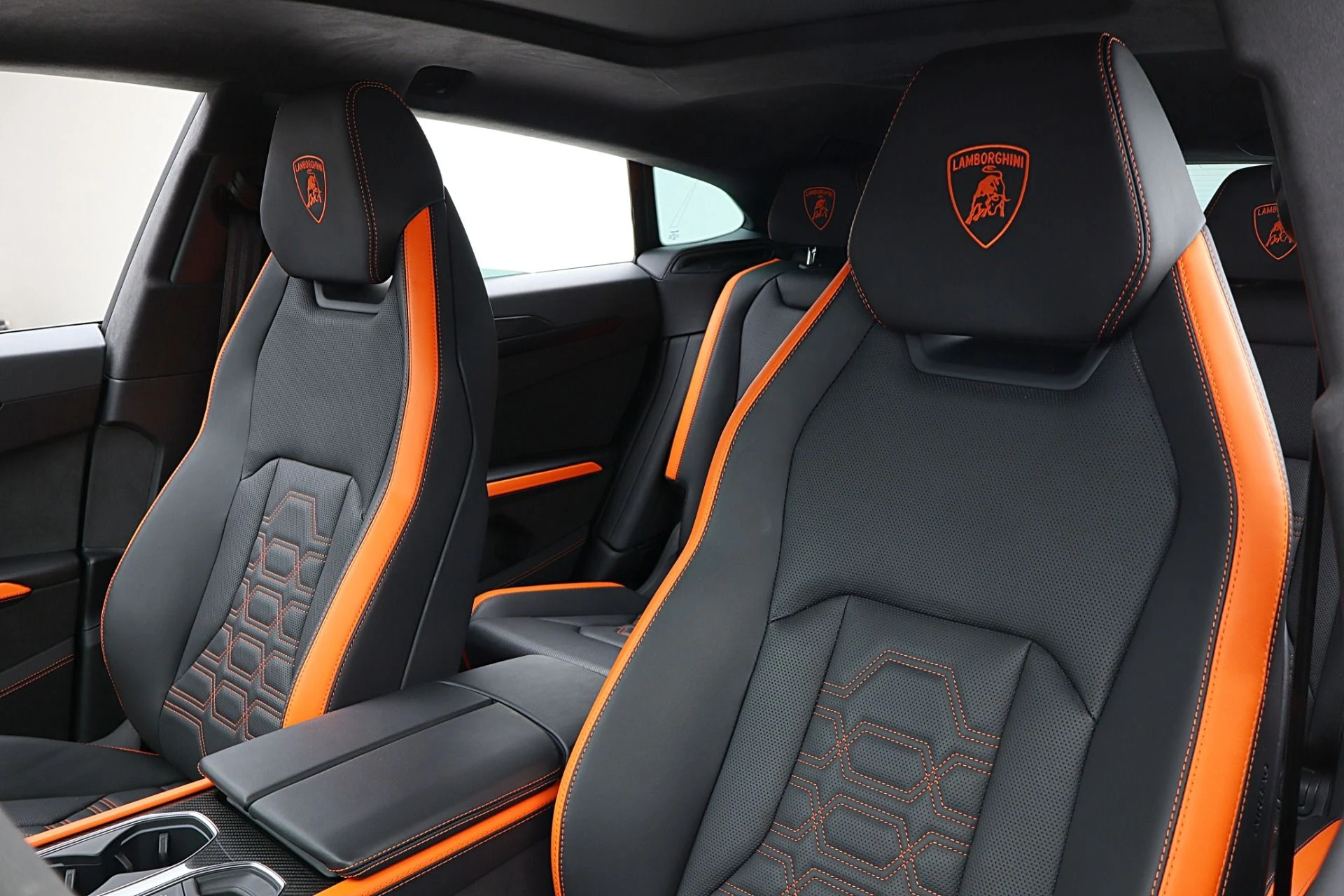 mph024_3230945128_Used_2025_Lamborghini_Urus_SELEASE_OPTIONS_AVAILABLE_dee9d8e6dc