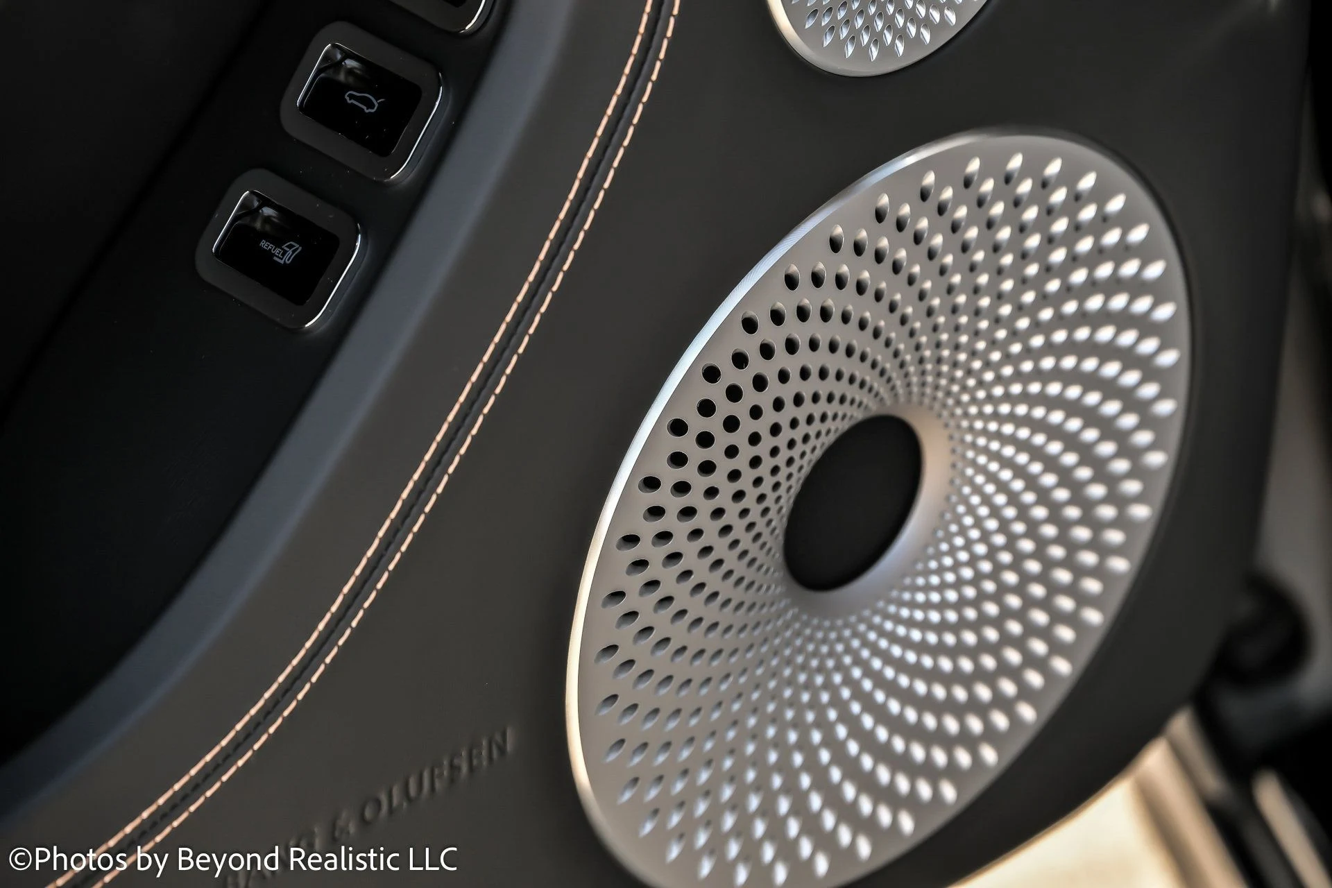 mph024_323668041_f7600af85c9773f9b0c3a1898691d900x_a54dfed235