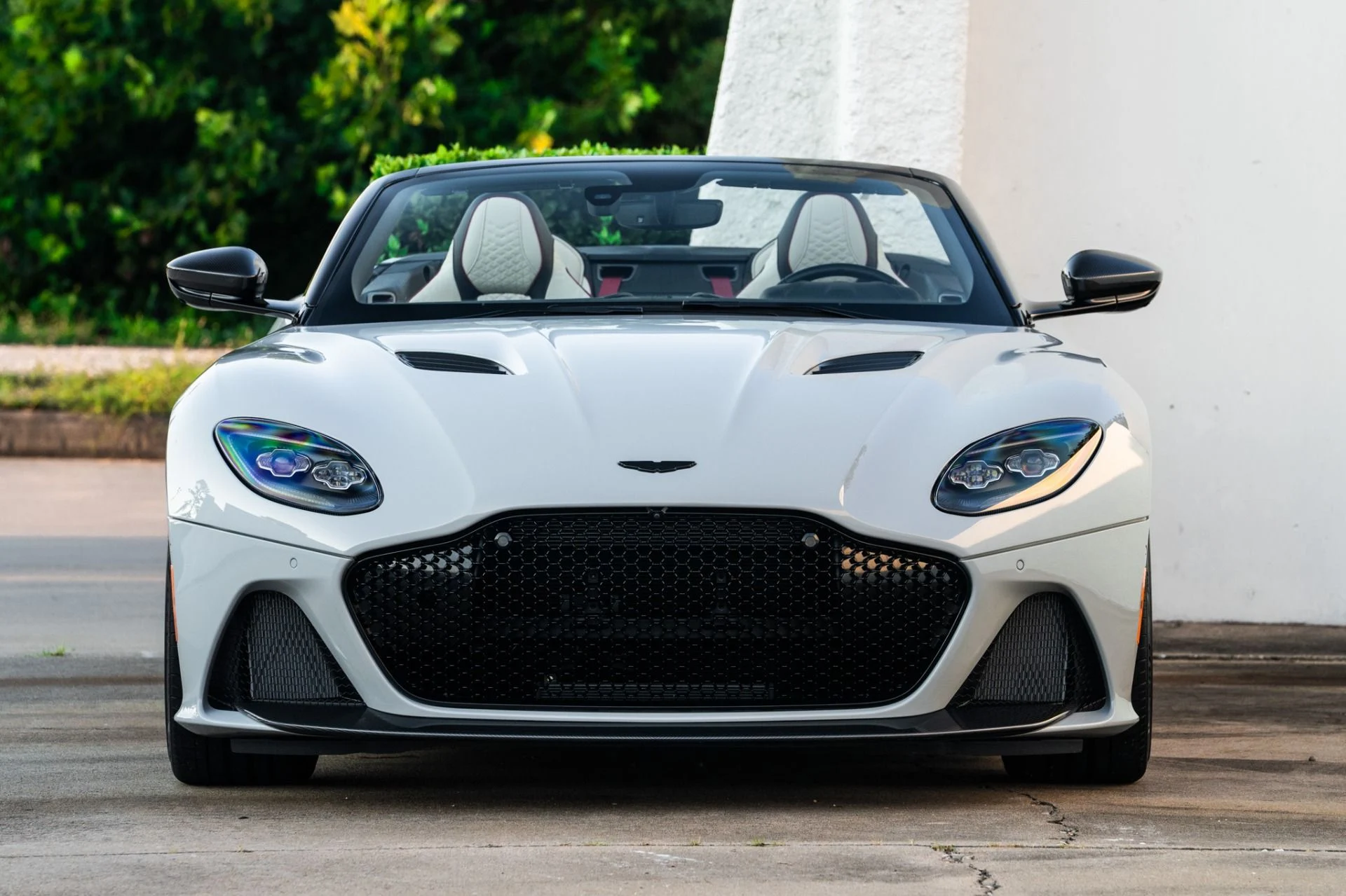 mph024_3237092865_Used_2023_Aston_Martin_DBS_Volante_1756217476_8de5cf2197