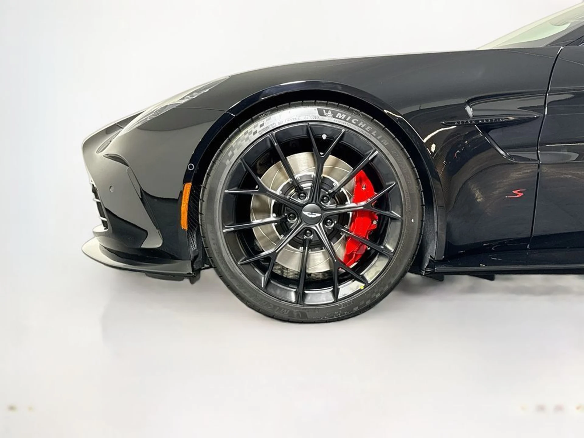 mph024_323822240_new_2026_aston_martin_vantage_scoupe_11350_23059233_25_1024_502127ec01
