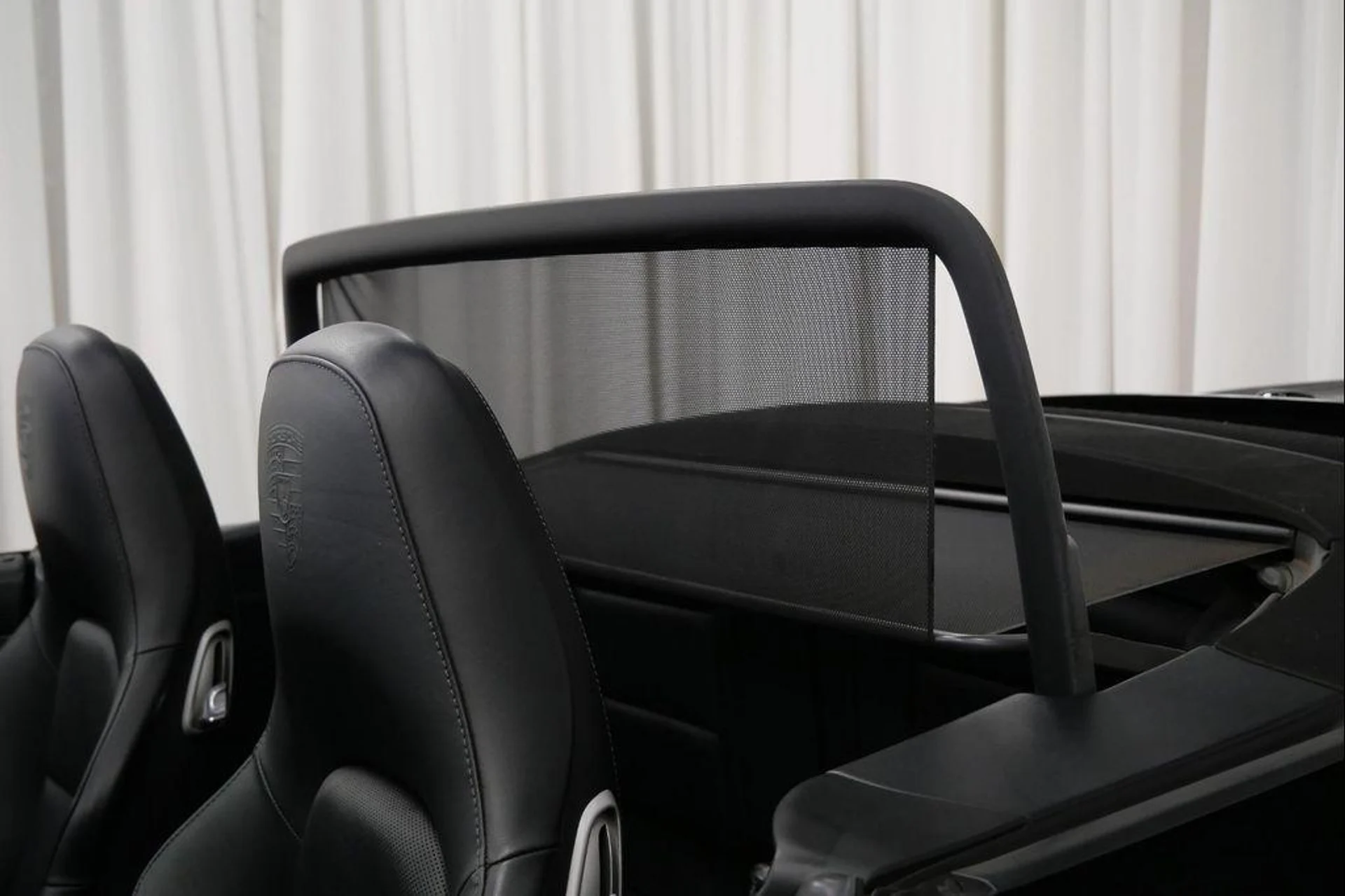 mph024_3239392055_q_S_De_UGEZ_Ca91qo_Gklw_EU_5s_N_Jt_EM_311907ce2a