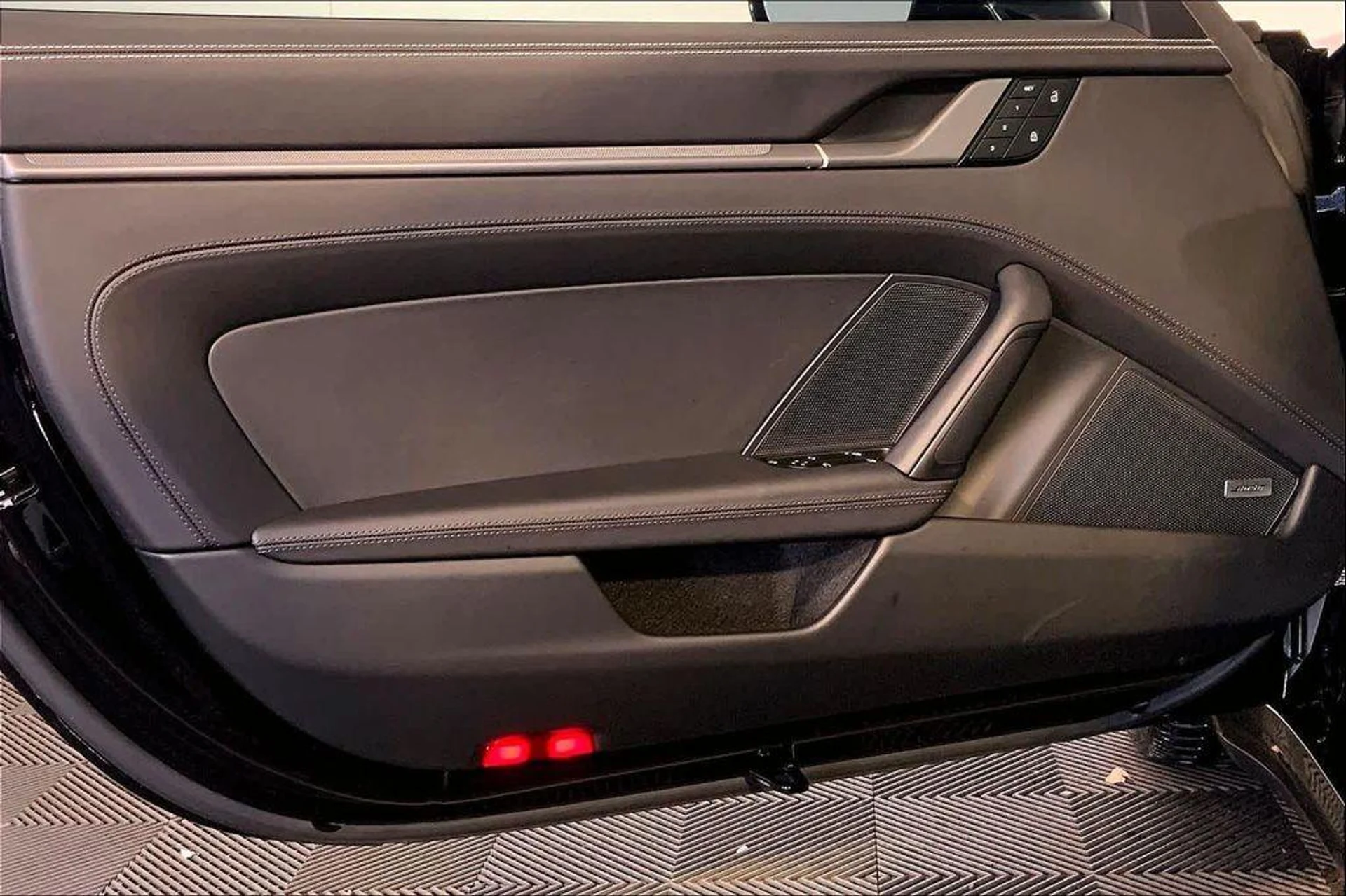 mph024_3240852876_k_Jdku8_UC_7_E1_Z_Nis_X1_Gm_P3_Pb_Fi_U_461978da5b