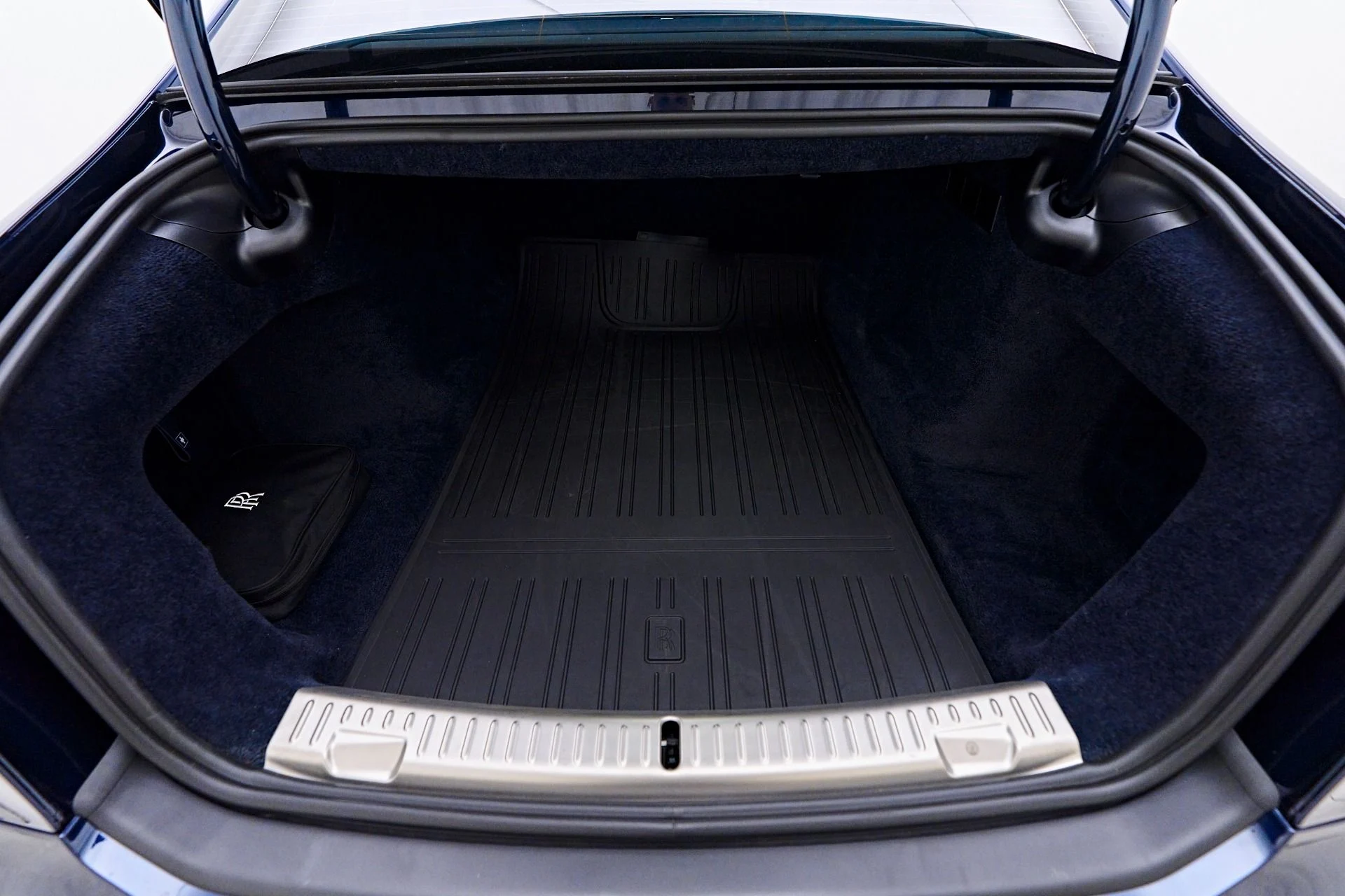 mph024_3242864429_Used_2023_Rolls_Royce_Ghost_1755200436_8bb5855803