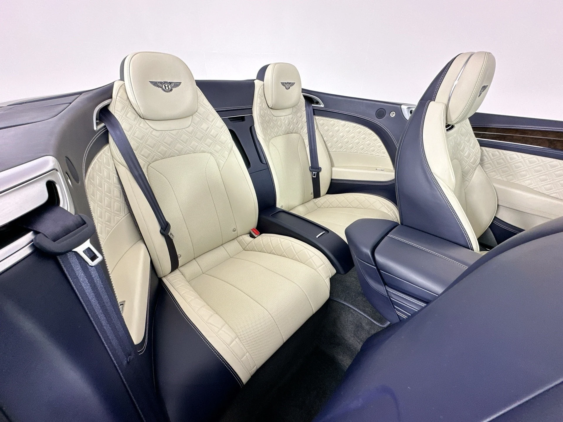 mph024_3243337939_25_ada78d6d12