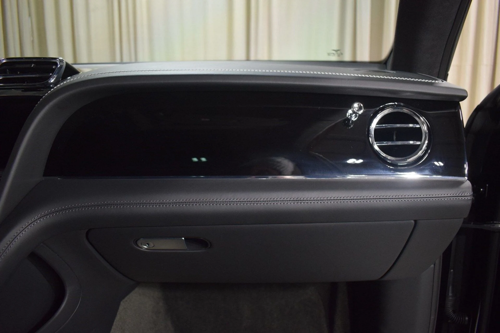 mph024_3244494946_bd30833d5128a31b85741a2358c345b1x_f7a6183478