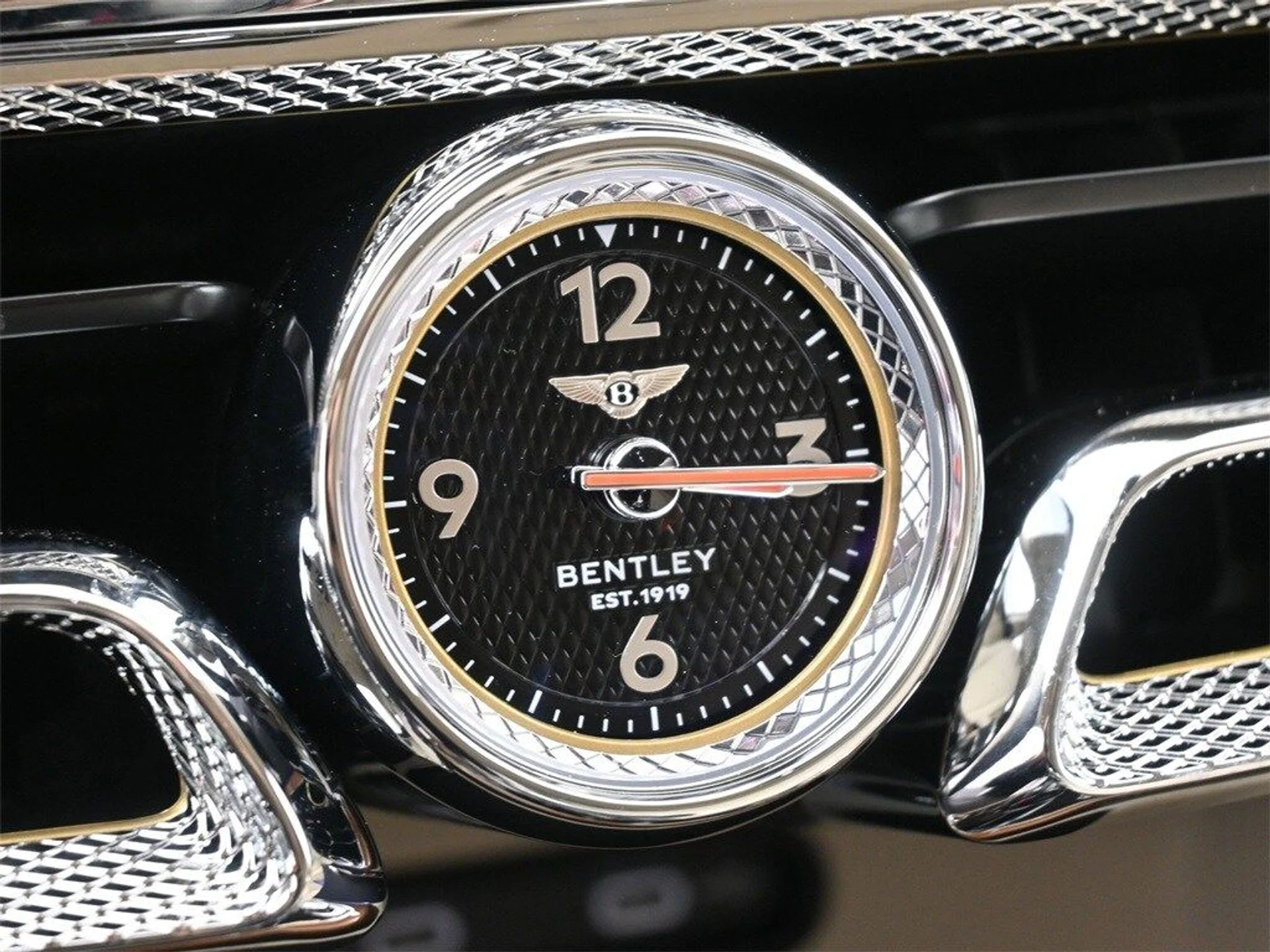 mph024_3251596036_88859703ec7b45260902559e126f502dx_15d0477218