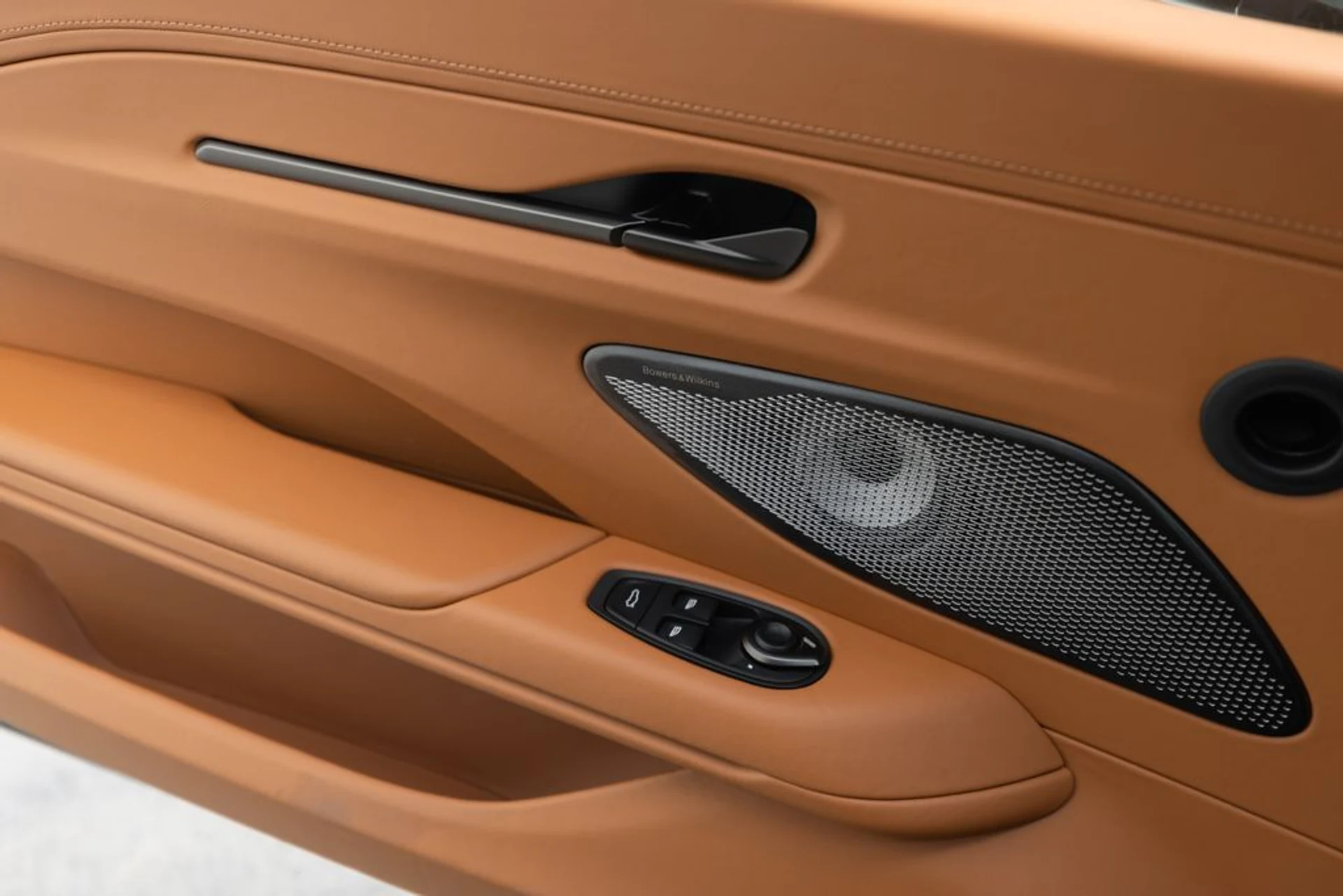 mph024_3251688488_44c495c6f6a64e39a587e7be1b4d5f5dx_d0481f2099