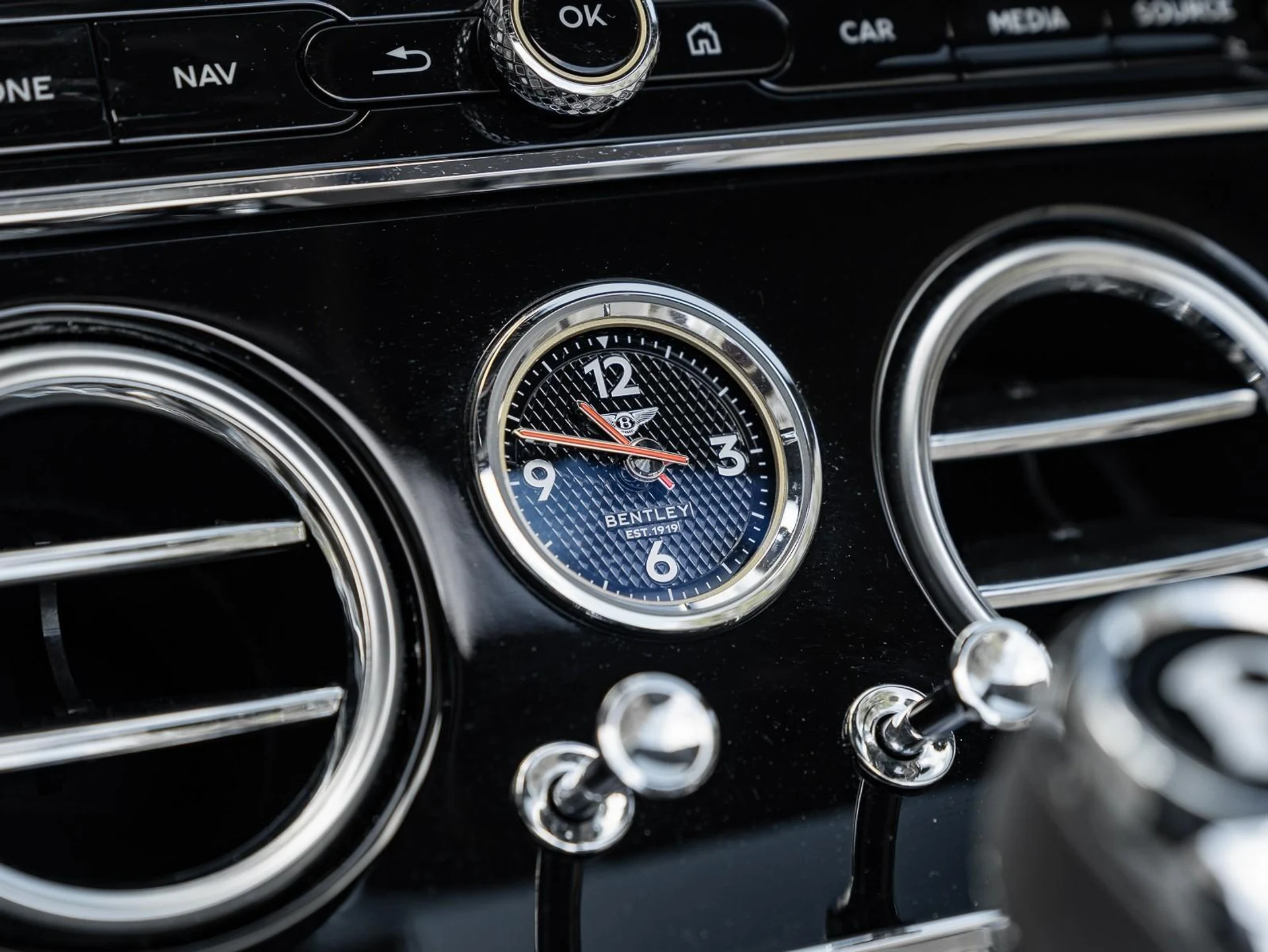 mph024_3256787893_Used_2022_Bentley_Continental_GT_V8_1771851985_48117db2c5