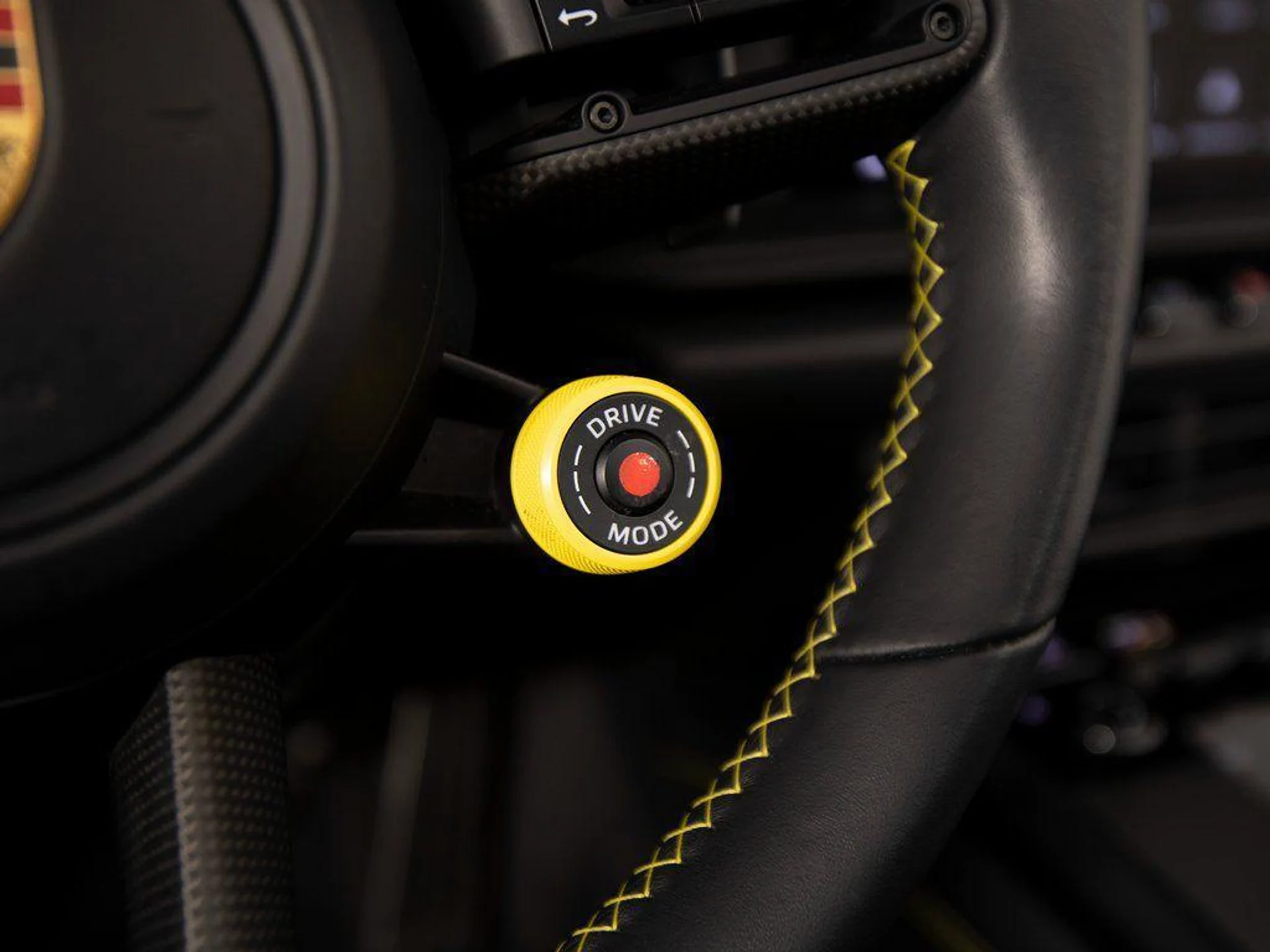 mph024_3260692038_2u_Bk_Usuv_G_Ziexot1l_P3_EVD_71w_640f59d895