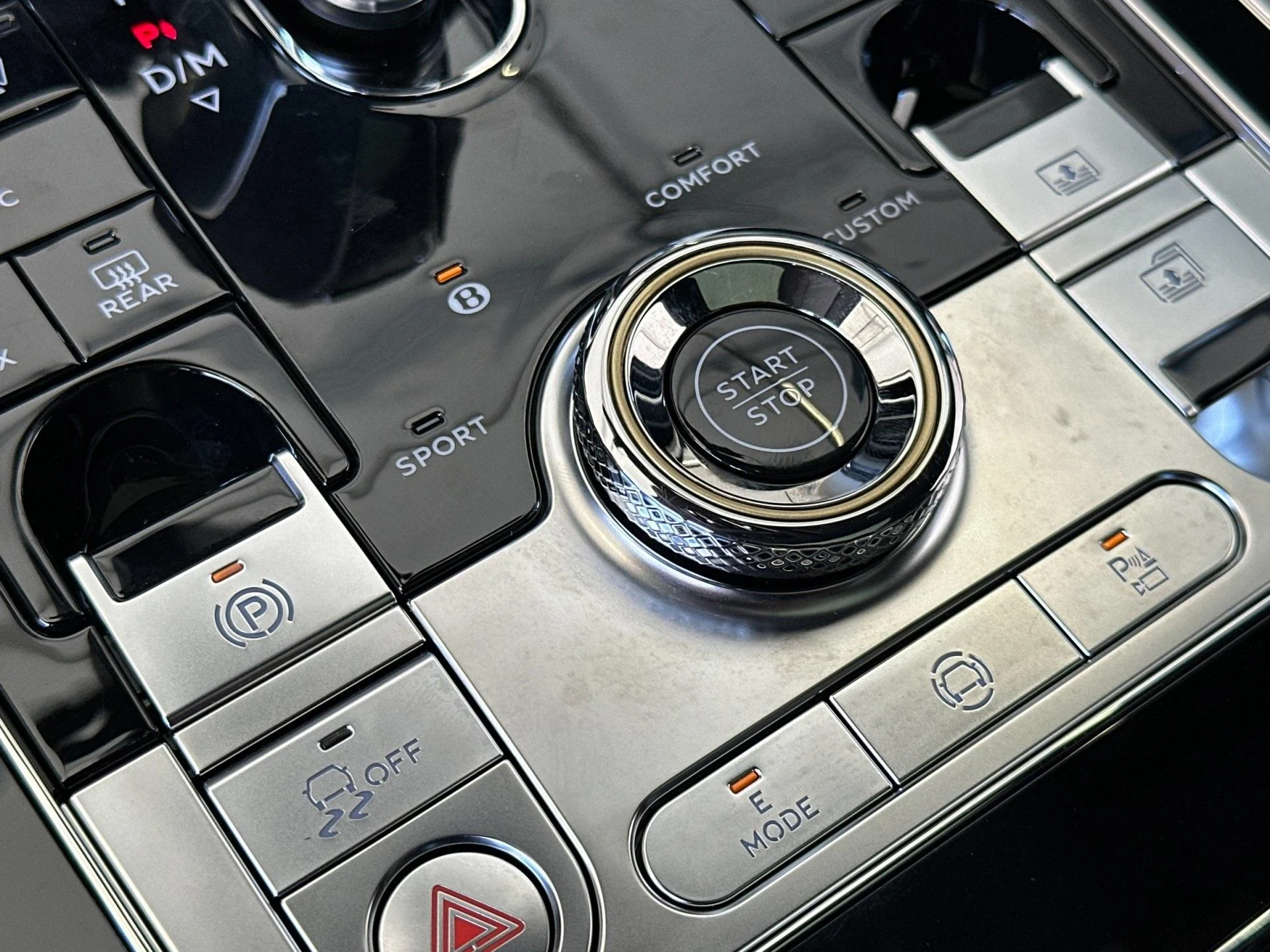 mph024_3264204572_New_2025_Bentley_Flying_Spur_Speed_1760604029_ccb39fa764