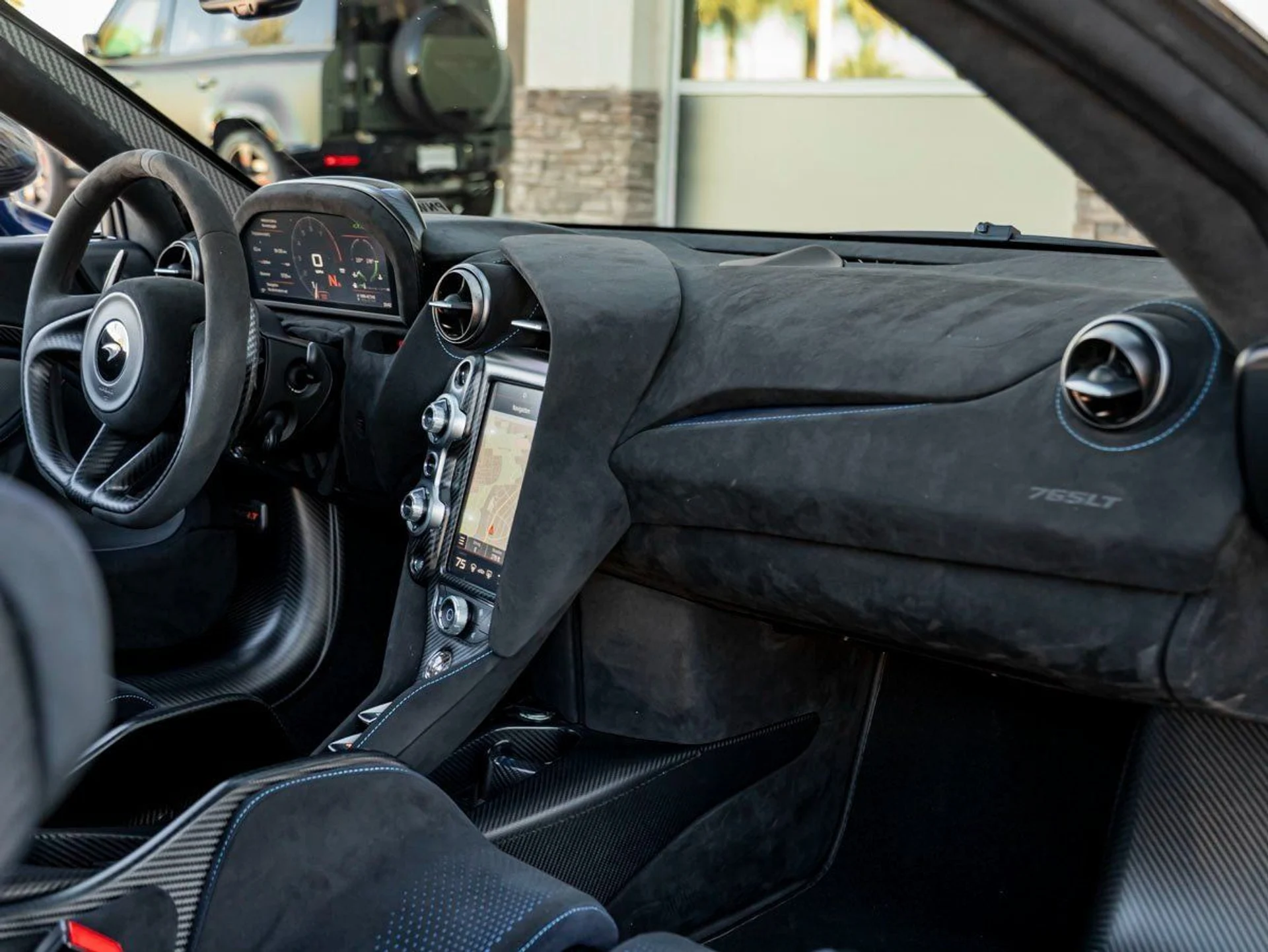 mph024_327635400_25_0cae902f66