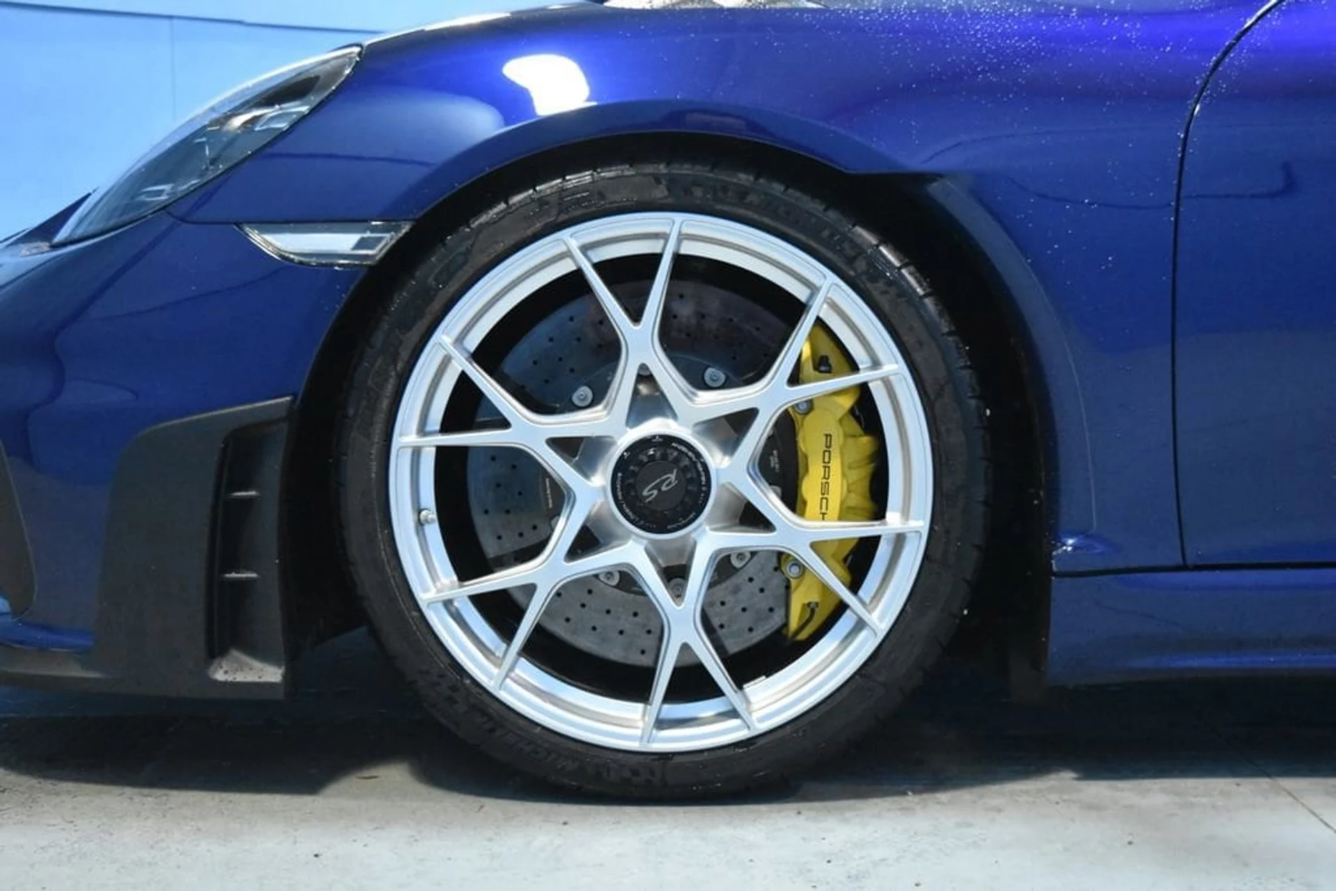 mph024_3279909597_475855dff254baeebfce32dc8fbec905x_bb552c7049