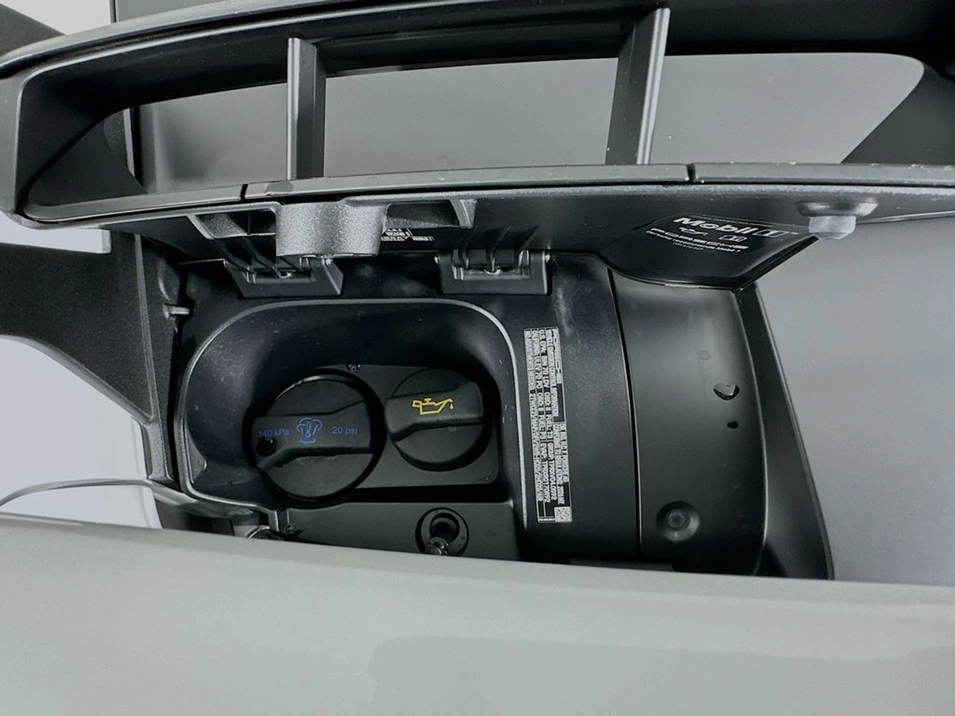 mph024_3288705891_12c53e4412cdc4aad8b207c072c76a9ex_23ca1a98b3