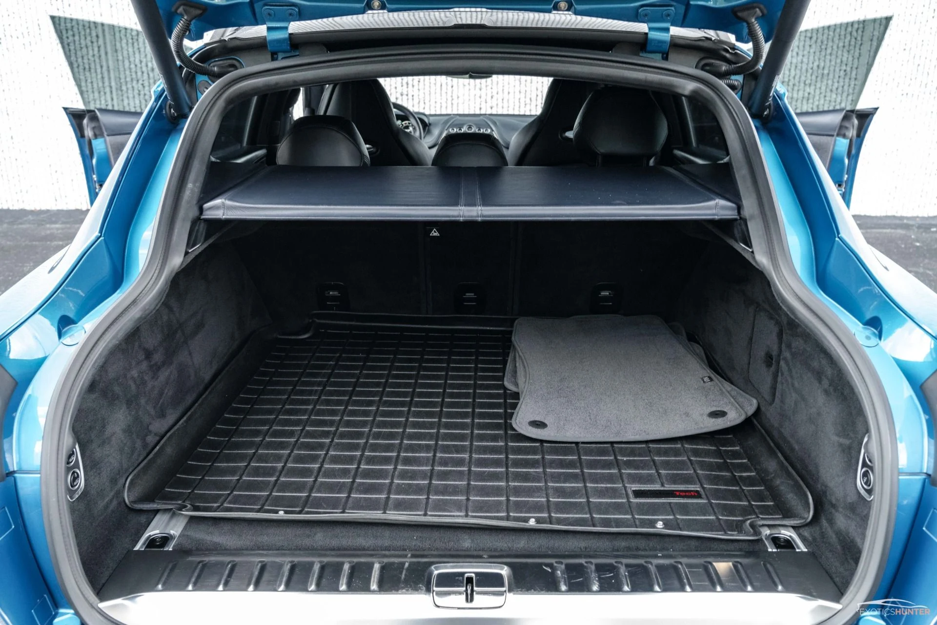 mph024_3293759973_Used_2021_Aston_Martin_DBX_CPO_Aug_2026_w_Special_Order_Exterior_Interior_Black_Pack_1708458533_9c2bf379ec