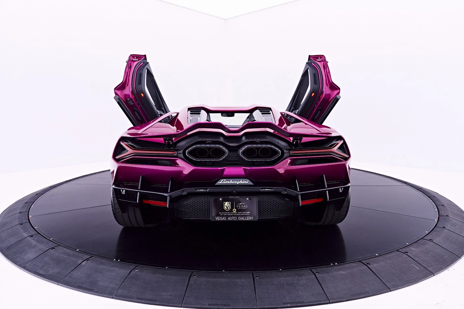 mph024_3297113308_Used_2025_Lamborghini_Revuelto_Base_1782965018_018c0360fe
