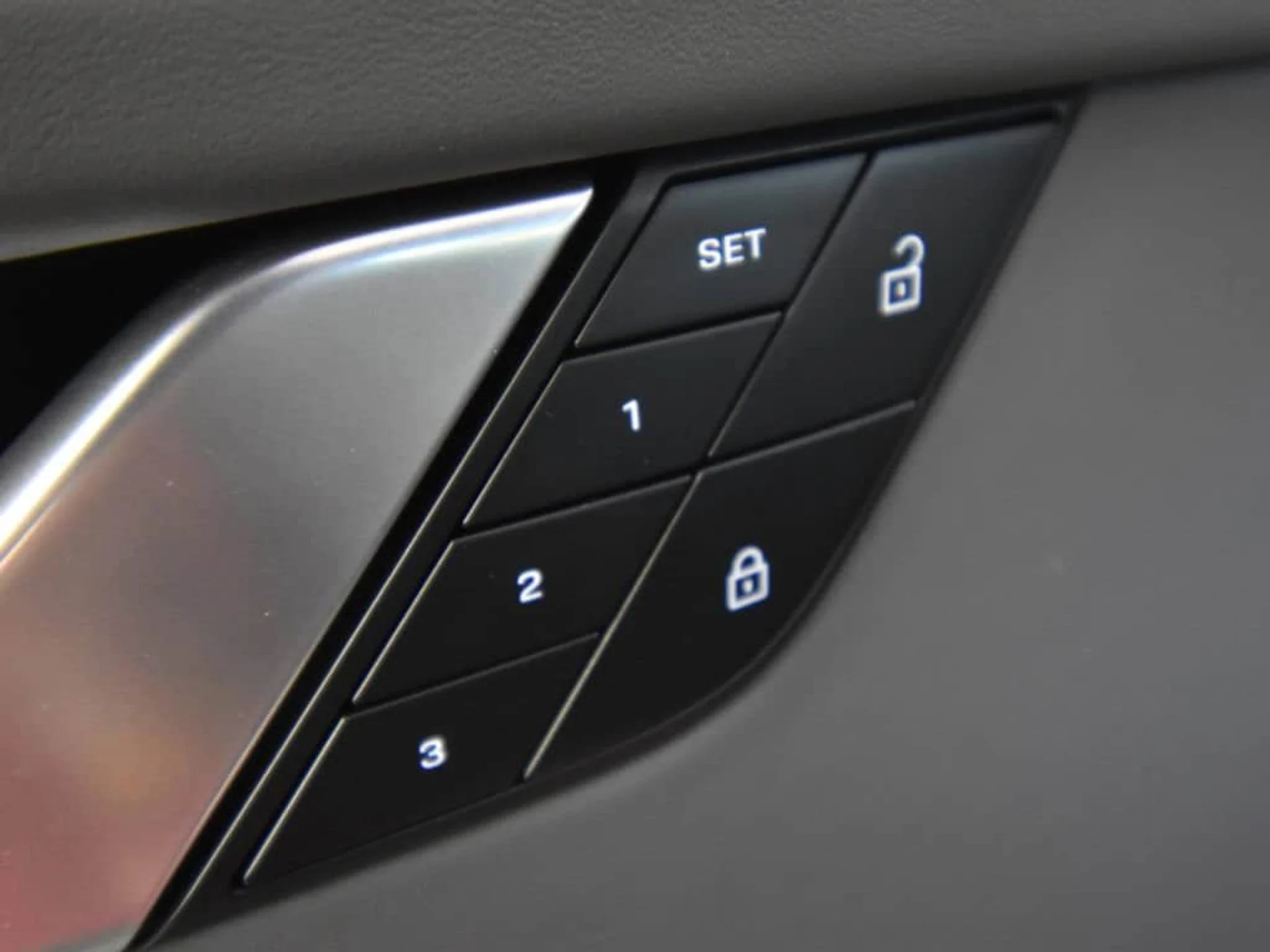 mph024_3297181671_a9c240da7441f49c23dfc9384bea48f9x_f067754f38