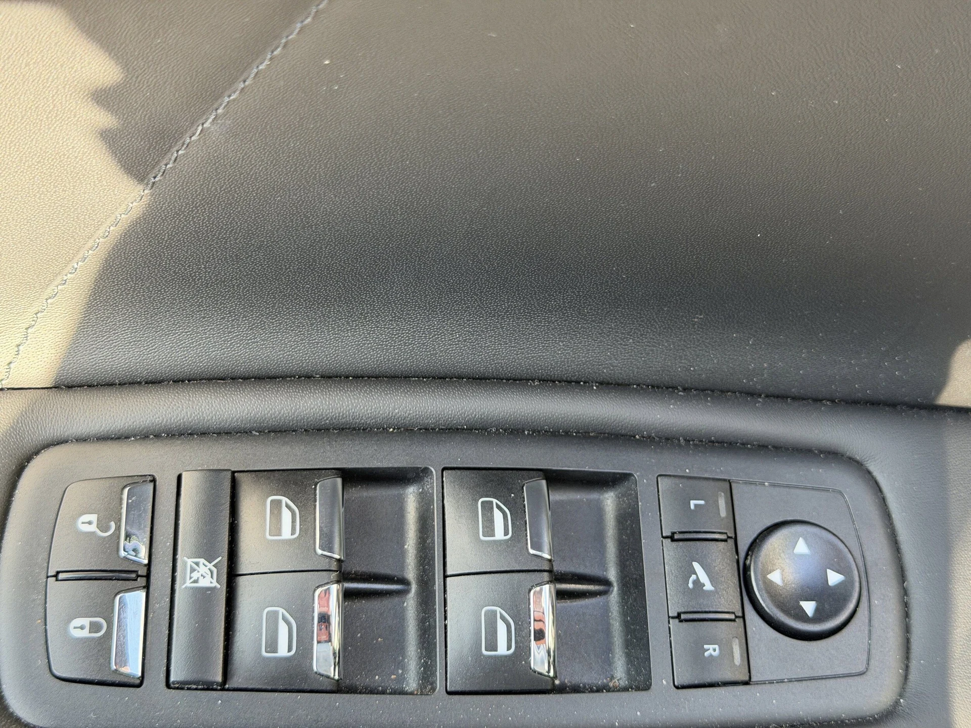 mph024_3309181355_4420be8519c9e790e18c3f9108690c23x_e65f55e651