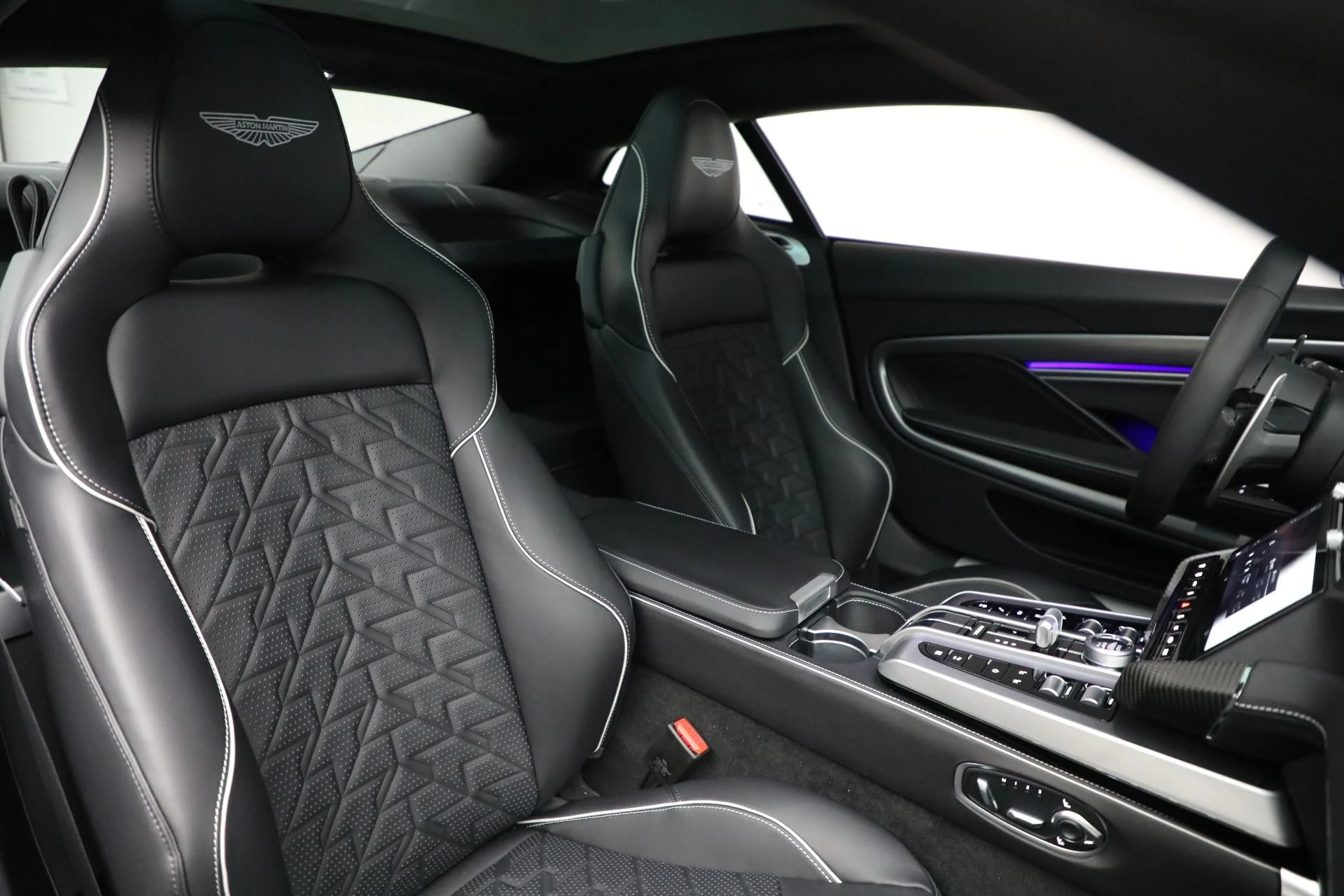 mph024_3314155096_New_2025_Aston_Martin_Vanquish_093d7b1c40