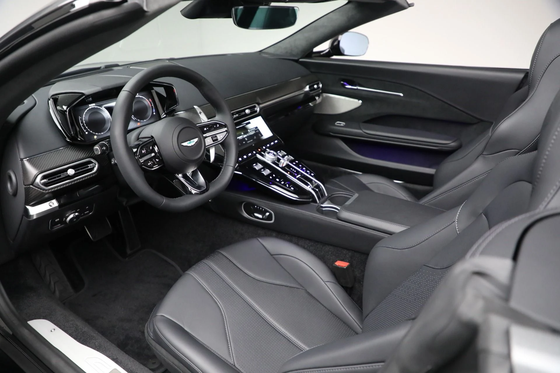mph024_3317123290_New_2026_Aston_Martin_Vantage_Roadster_ef0660eeb6