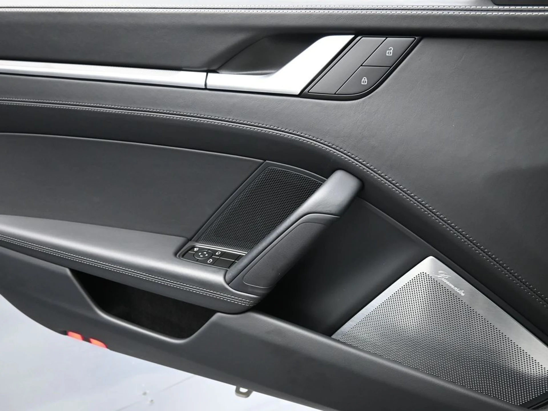 mph024_3318126818_e3c83fa1157a60eebe804cc0371e2391_9d31f5e5d5