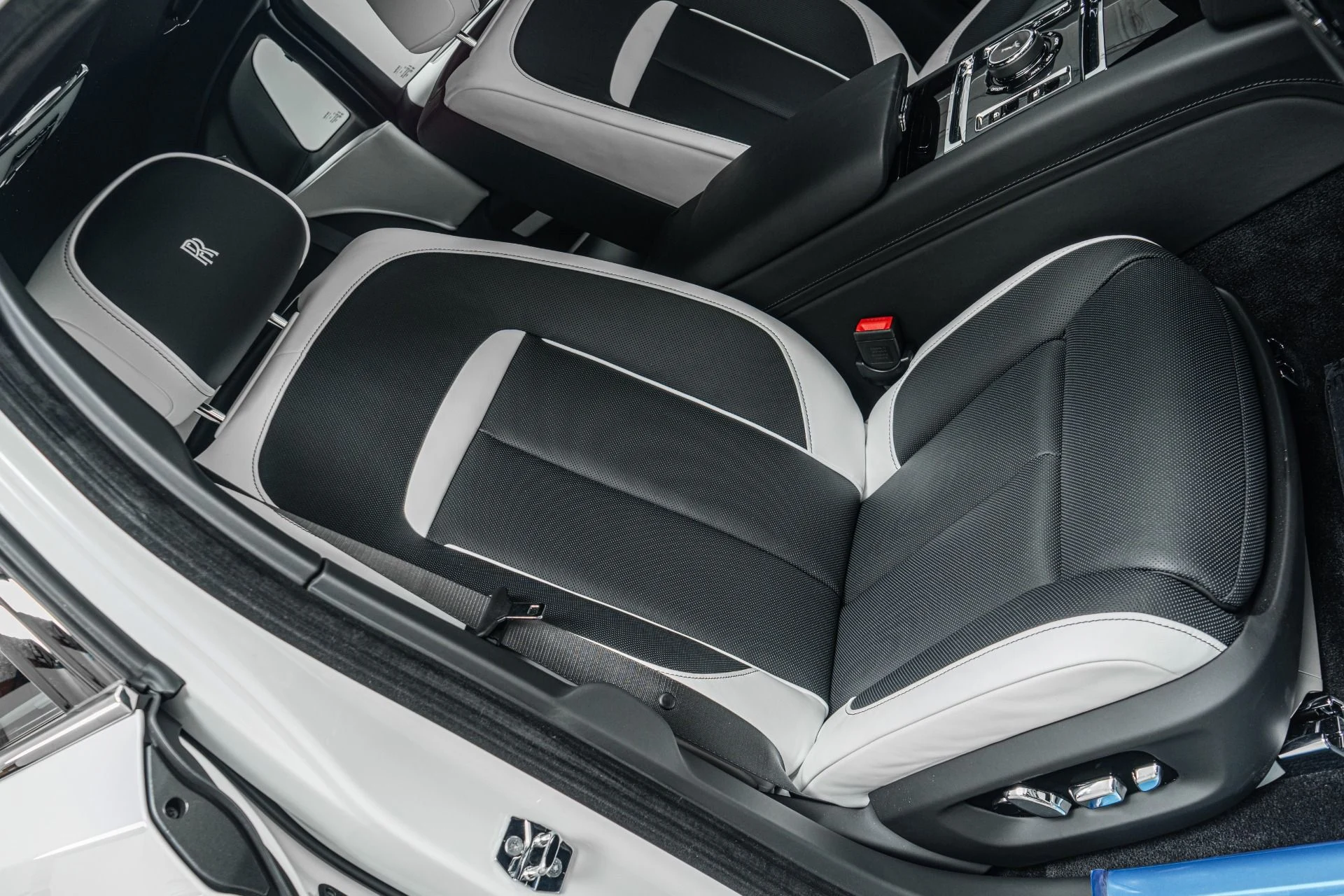 mph024_3326467089_Used_2026_Rolls_Royce_Ghost_Two_Tone_Interior_Low_Miles_1781640354_397e9ed882