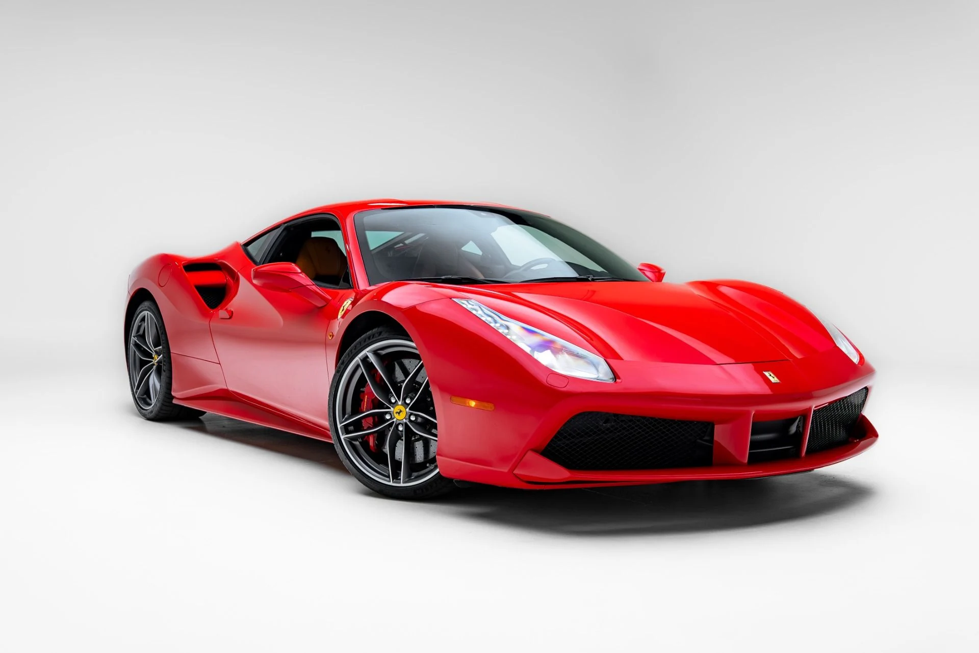mph024_3327817529_Used_2018_Ferrari_488_GTB_1776815773_ea2ea10742