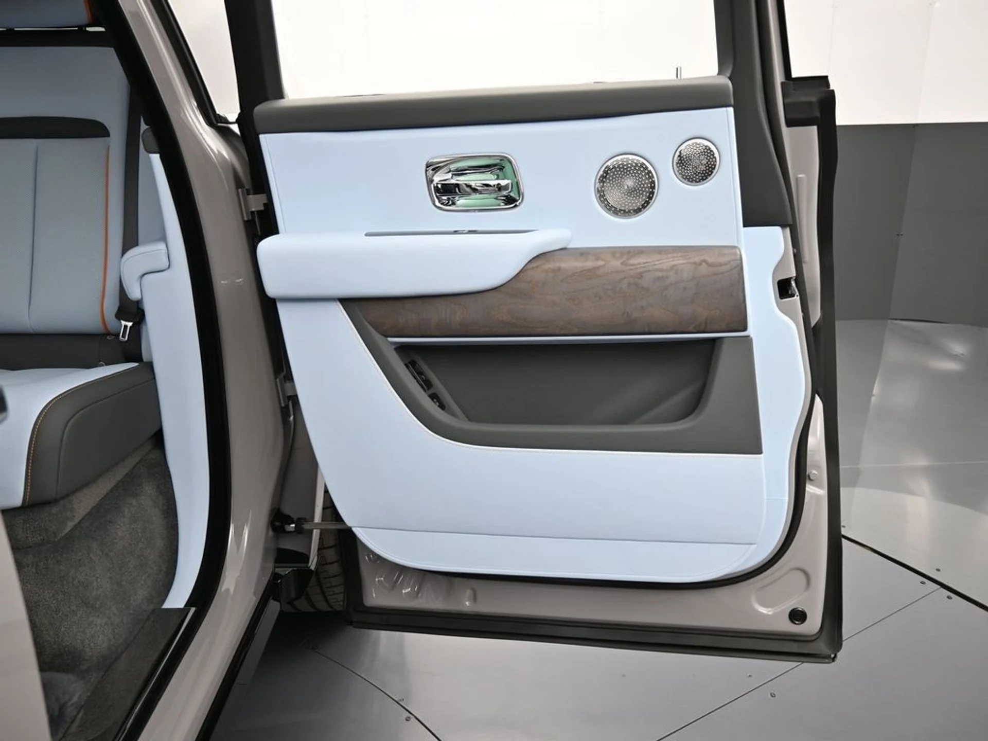 mph024_3329745689_image_24_d6456b816e