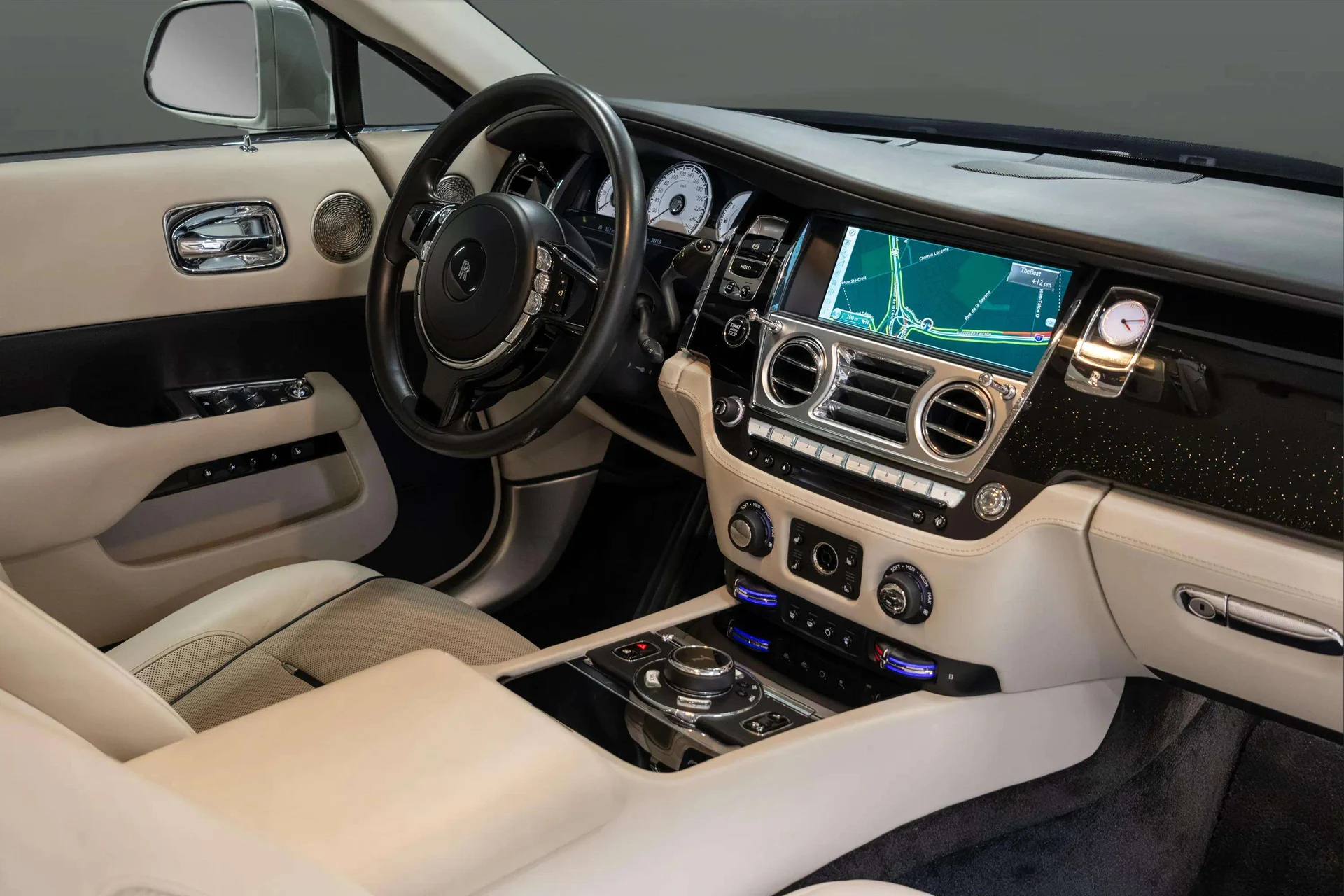 mph024_3329855583_dd0db6e2_8c71_402d_bc4e_a437a339efc9_201720_Rolls_Royce20_Wraith2028_SCA_665_C56_HUX_8653929_25_08417421fd