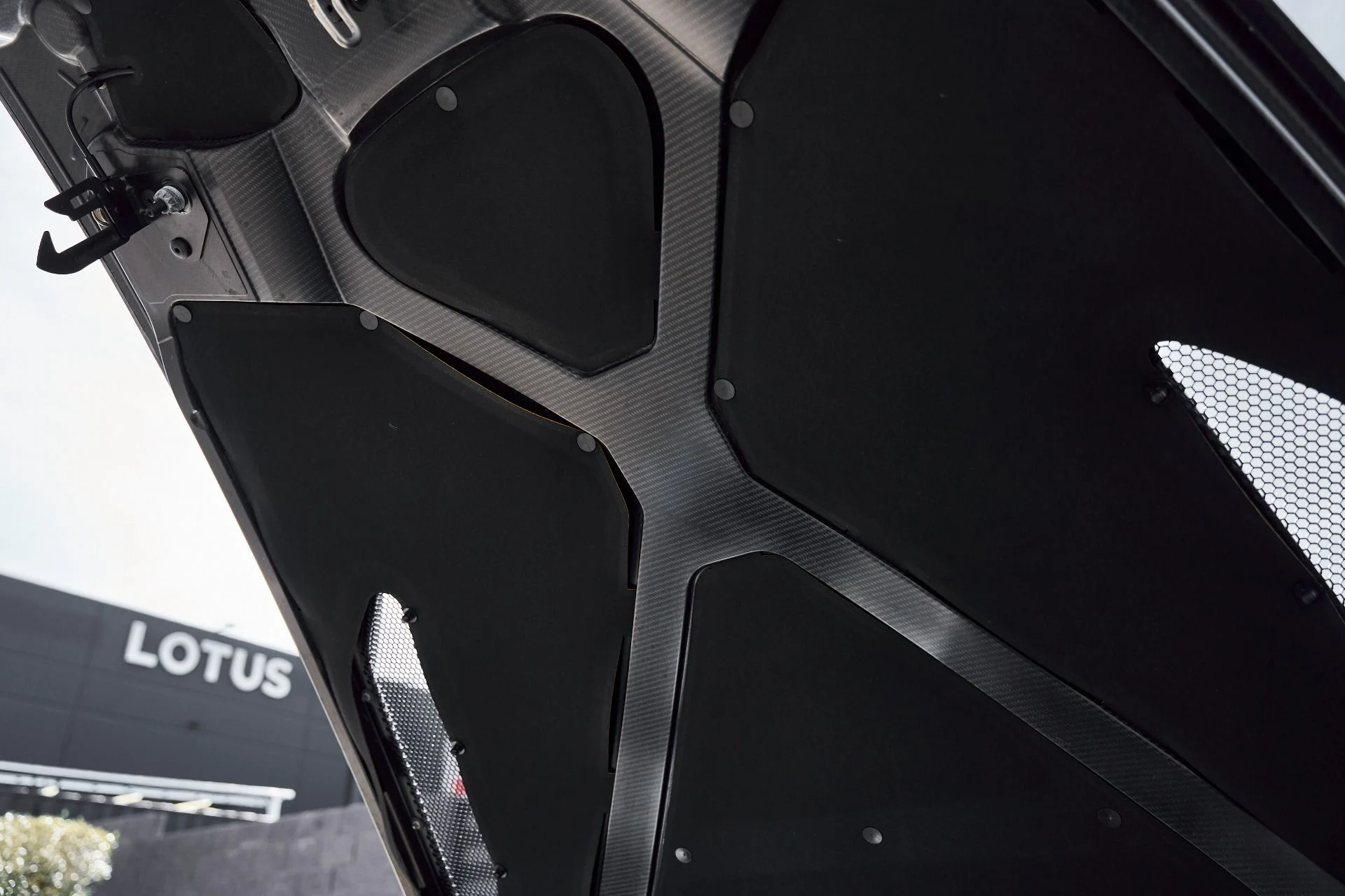 mph024_3332412978_Used_2014_Aston_Martin_Vanquish_V12_1773193799_205972b76e