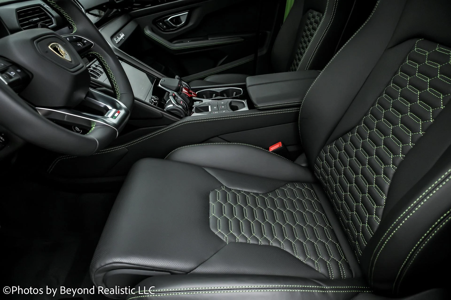 mph024_3340762321_Used_2024_Lamborghini_Urus_S_1766655592_0889c74475