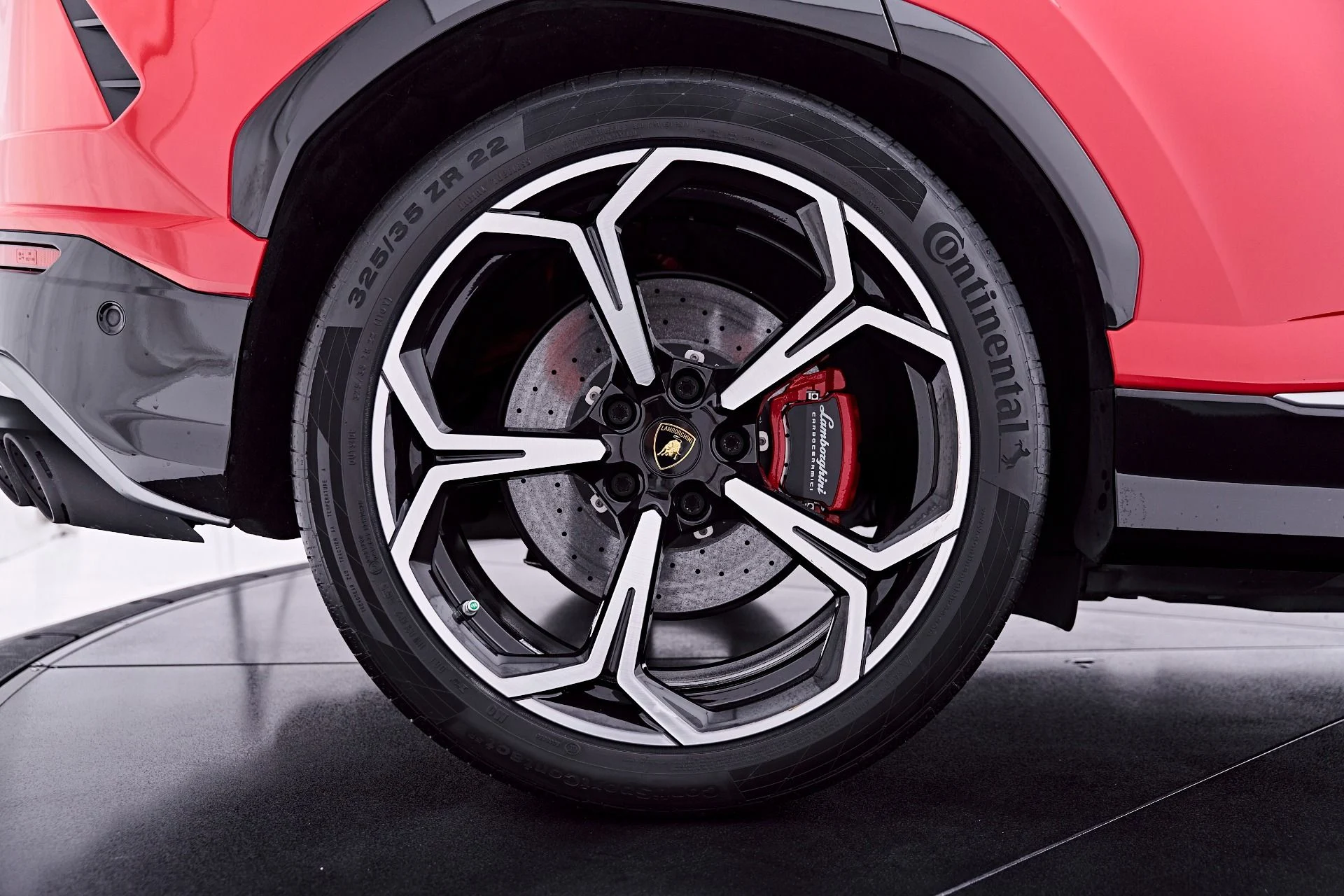 mph024_334352644_Used_2019_Lamborghini_Urus_Base_1782947951_2ee1adfdf9