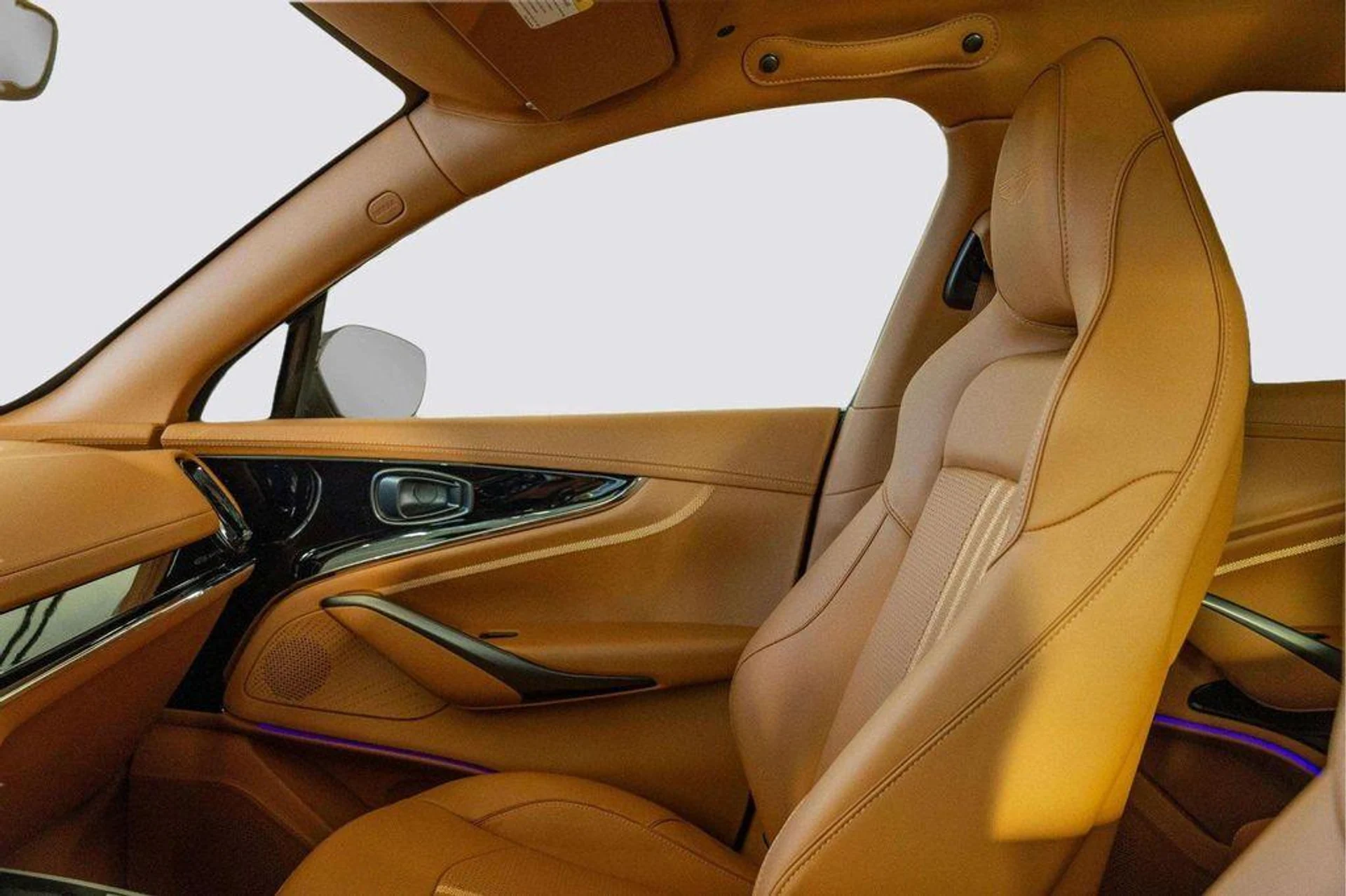 mph024_3349241612_y_L_Skp_K2_Nrea7o2_Ii_Hk1tn_Ft9y_JU_67afa884e5