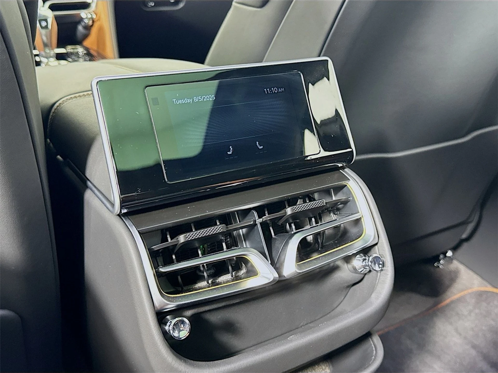 mph024_3349503838_ea702462ad1f0716cd355d20ebbd8211x_76dc43ccec