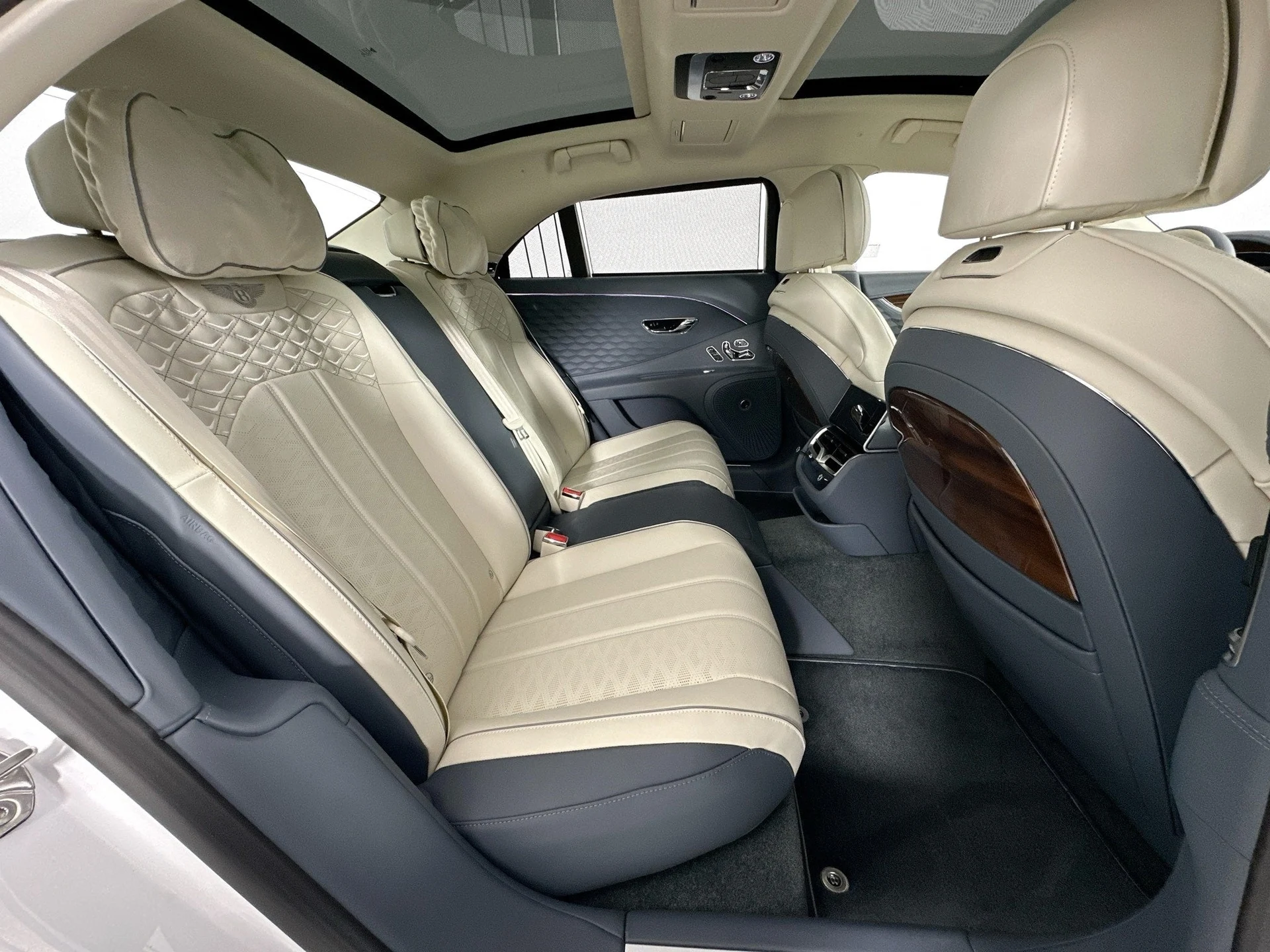 mph024_335095233_25_4af7e03c0f