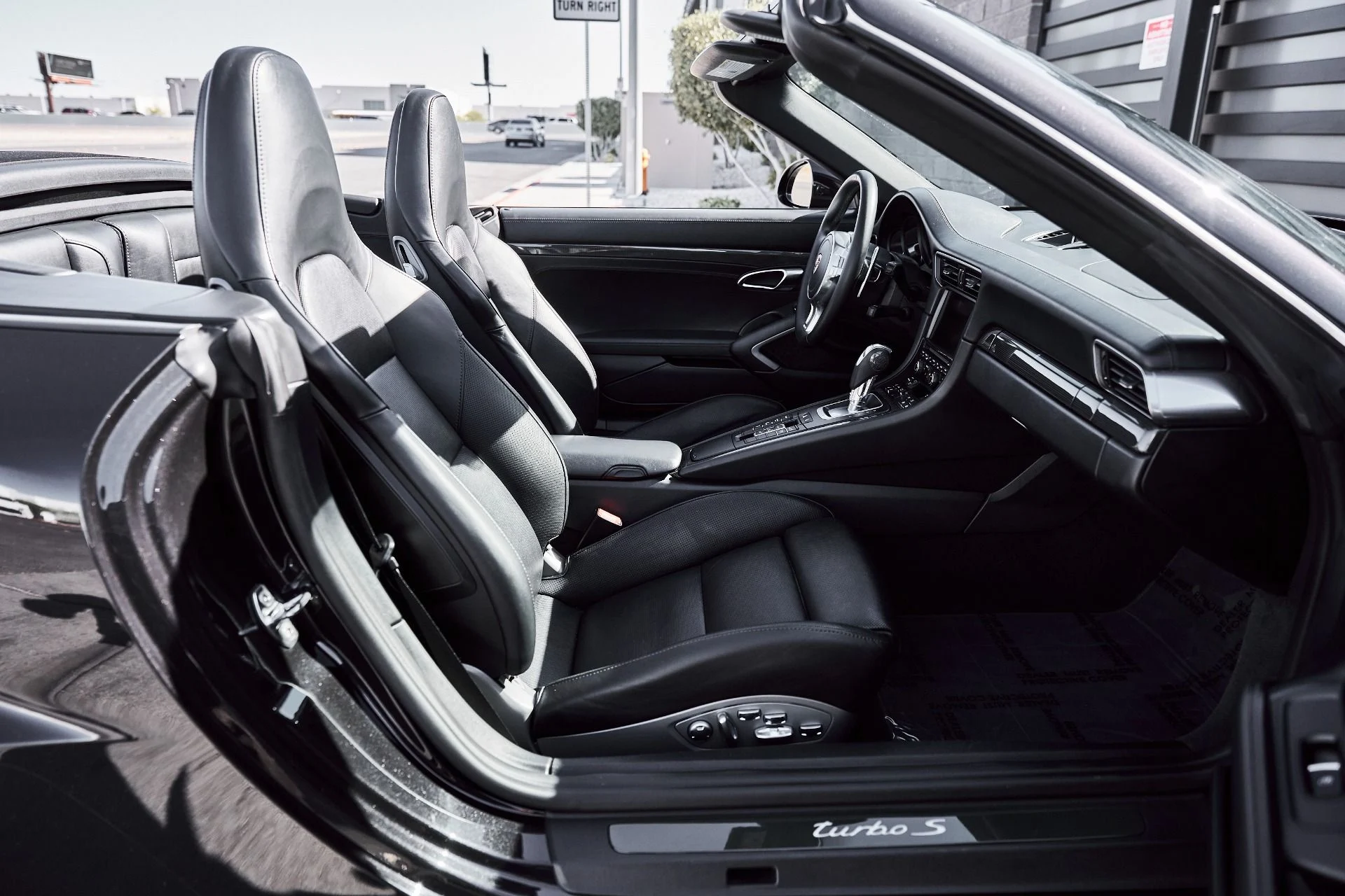 mph024_3355417324_Used_2014_Porsche_911_Turbo_S_1776734574_e84203962e